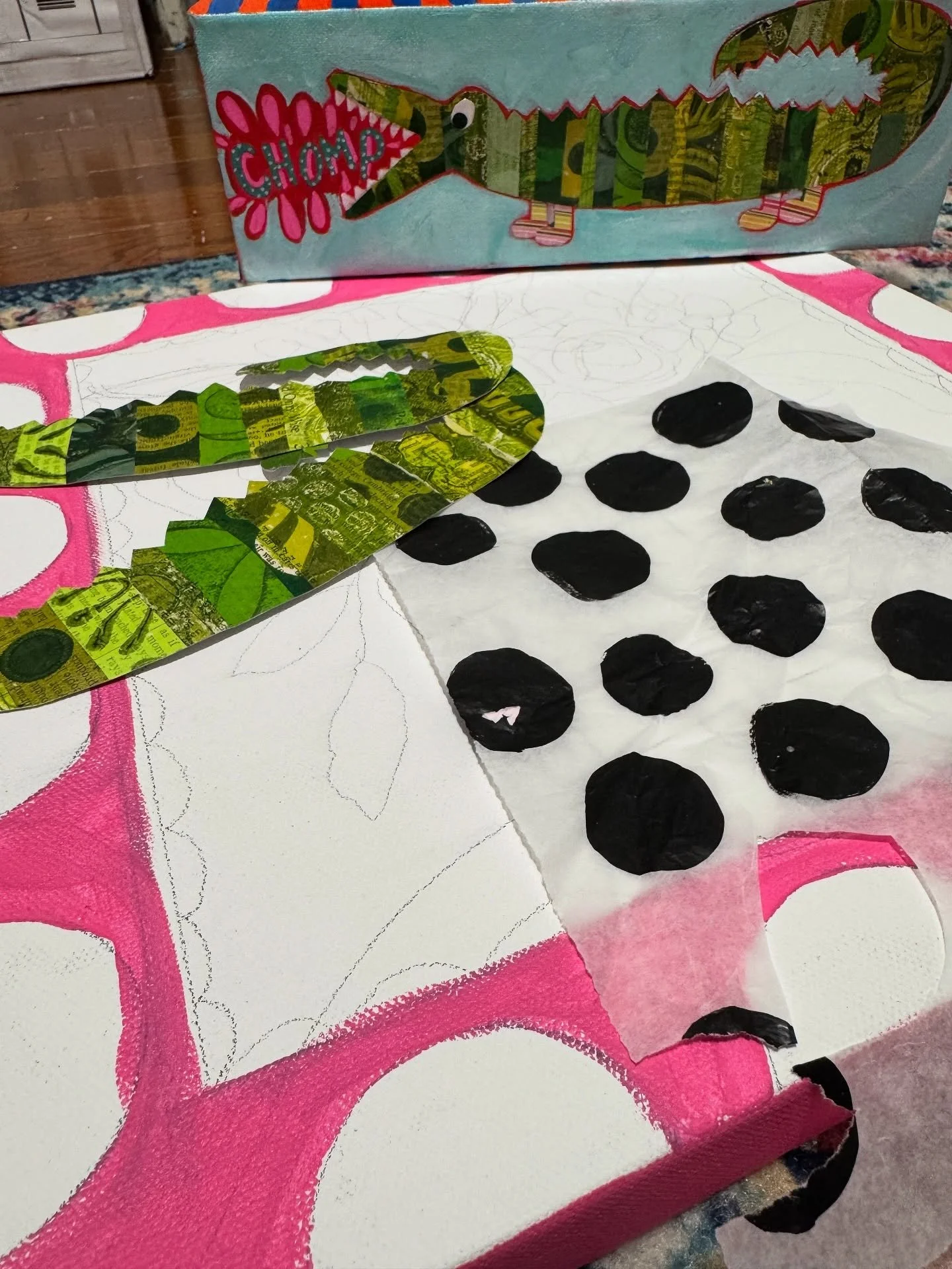 FUN is the name of the game in the studio lately!

More gators in progress (DM if you want one!) and some happy polka dot flowers. 

#funinthestudio #happyart #whimsicalart #mixedmedia #dowhatyoulove #lizsnowdenart