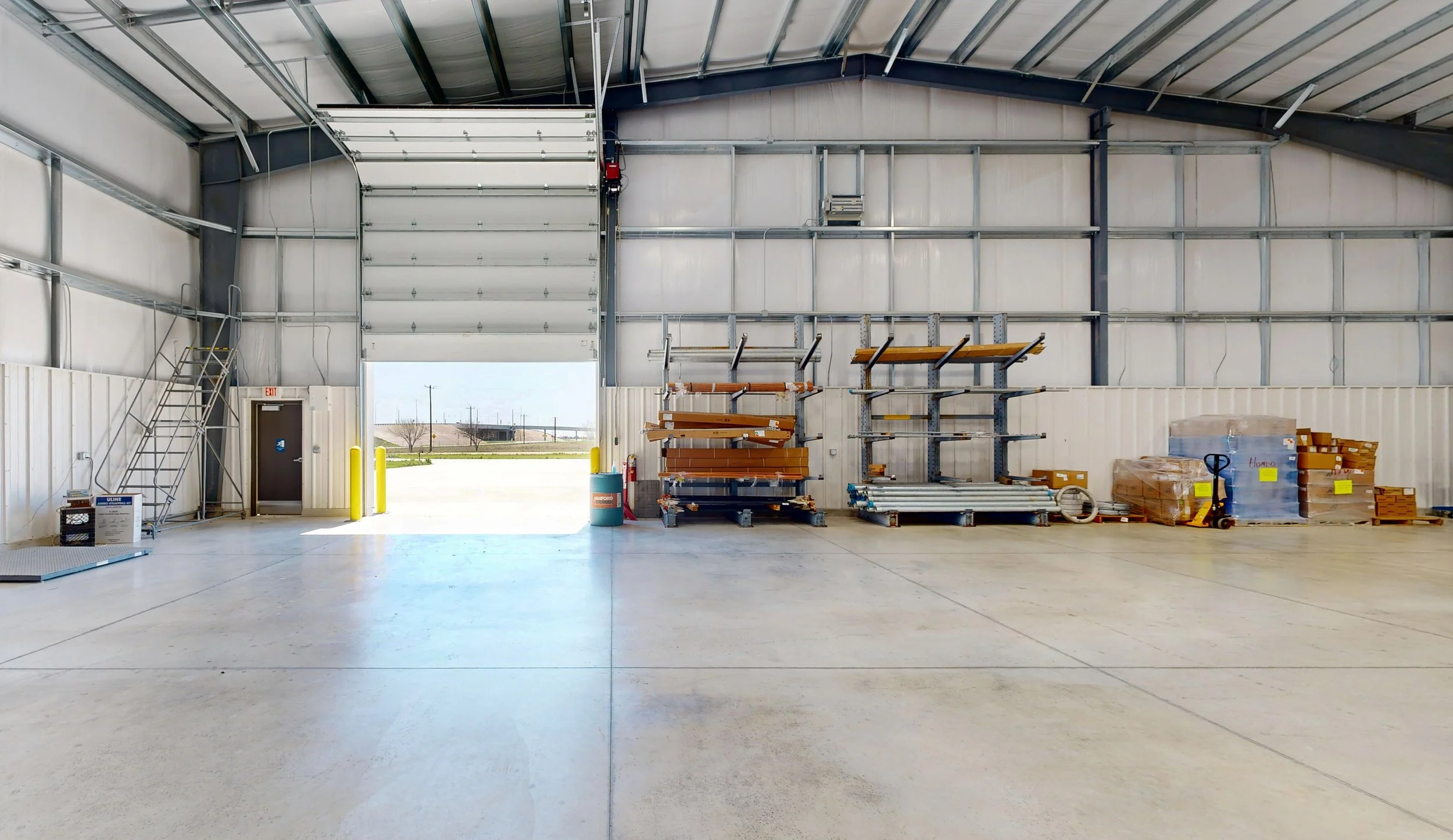 Medina-Hondo-Warehouse-2-(MG).jpg