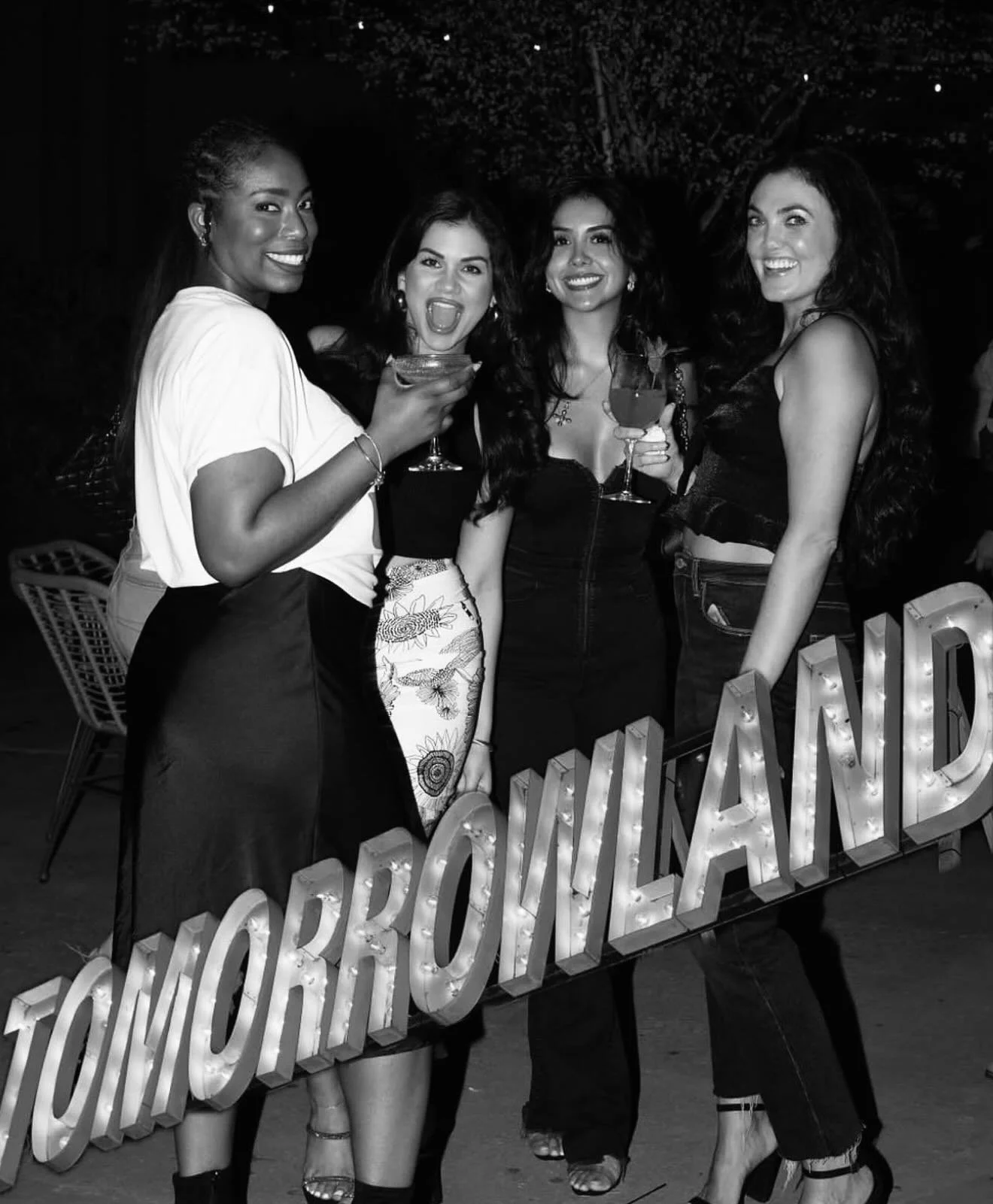 The weekend is here 🔥 
Friday 4/3: Love Jones 
Saturday 4/4: Ferg Fresh @djfergfresh 
Sunday 4/5: The Cool Out 6pm-12 / @djelementmia + @aflyguy 

Nightly happy hour from 5-8pm 🕺🏽