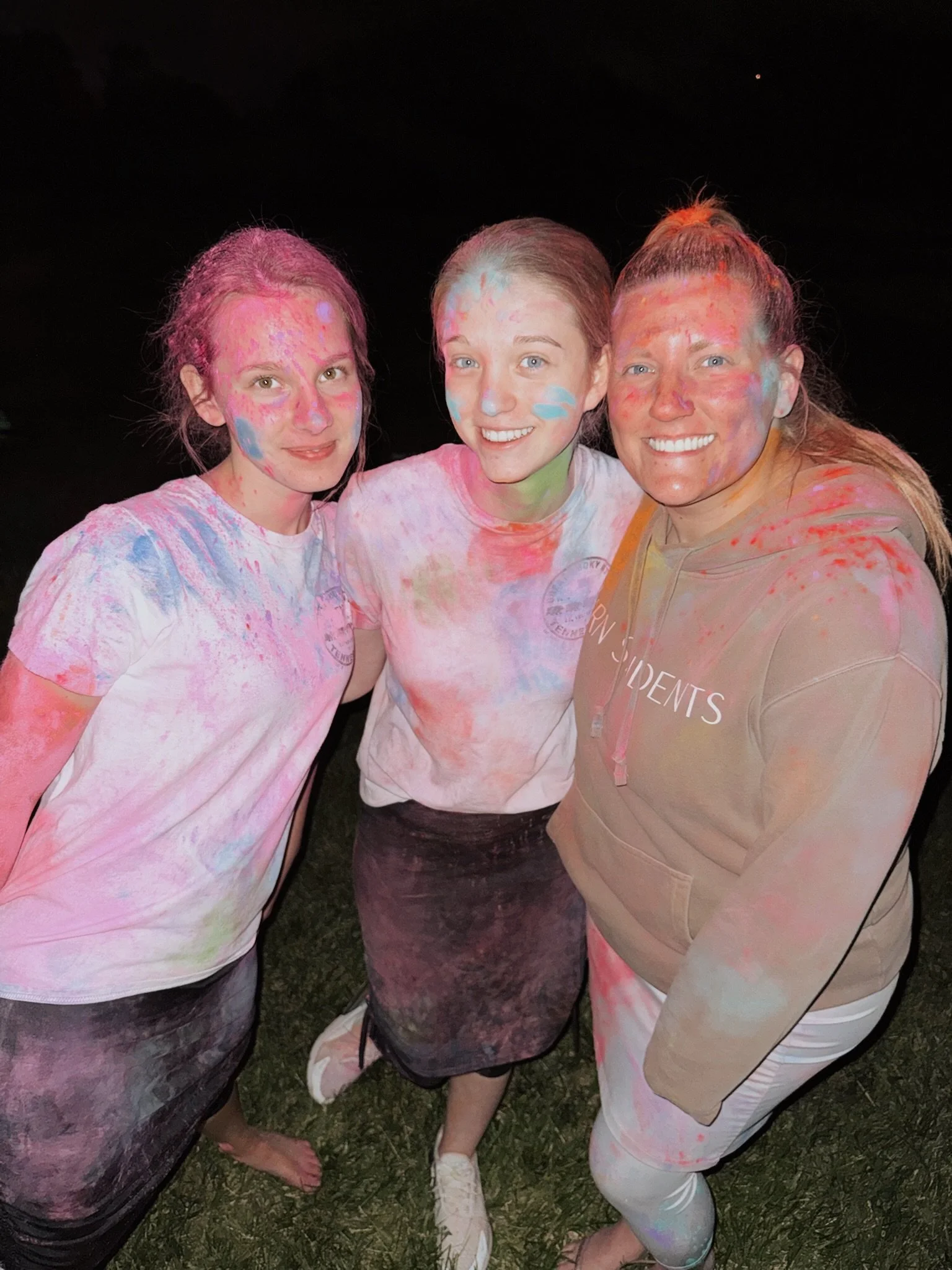 COLOR WARS 💚🧡💙

See you at 2PM for Field Day!!
