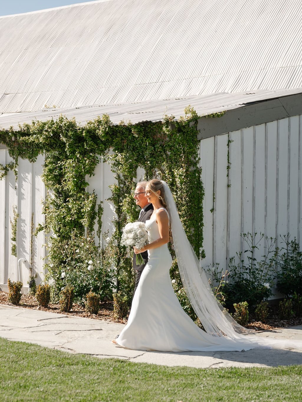 Weddings like Madison and Brennan&rsquo;s are a beautiful reminder of what it&rsquo;s all about- love, wonder, and that quiet moment when a heart sees its forever. 
Swipe to swoon over the sweetest moment of their day 🌸🌸💗
.
.
Photography: @amberdo