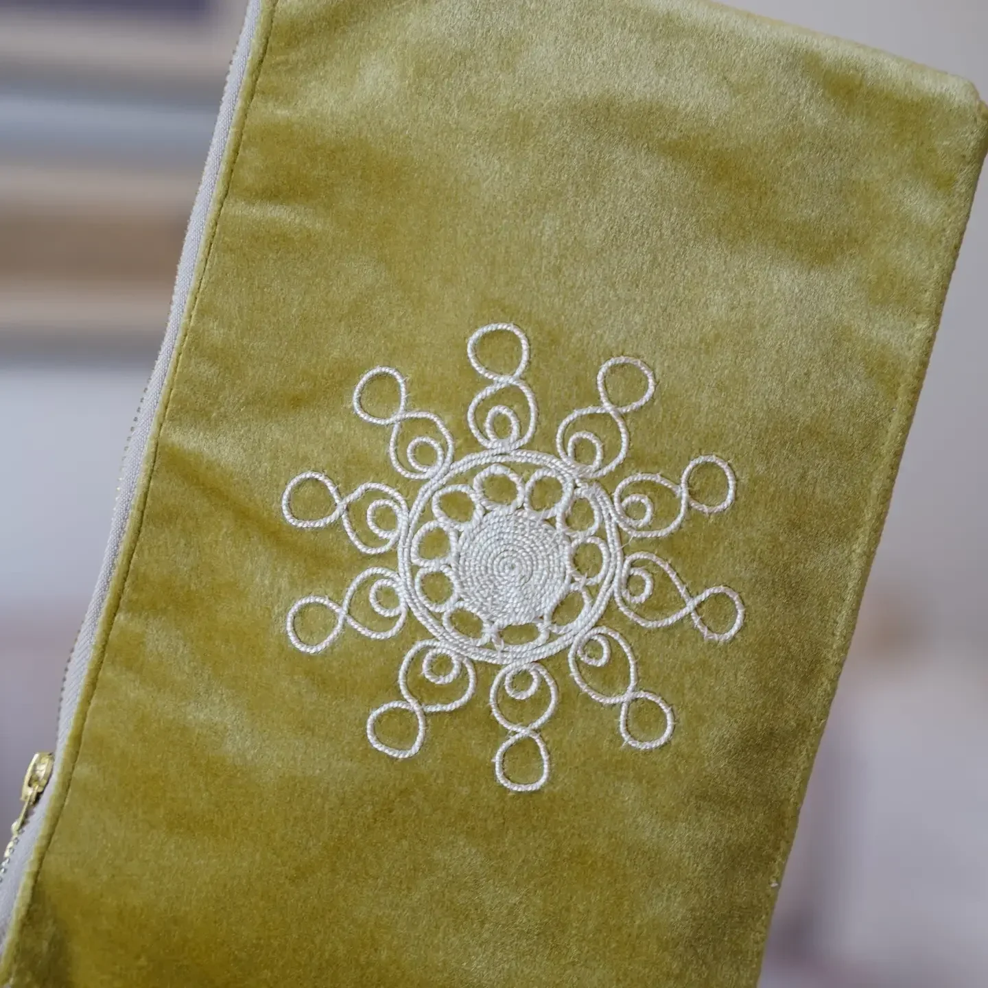 Tahriri+Clutch+%7C+Yellow-Green3.webp