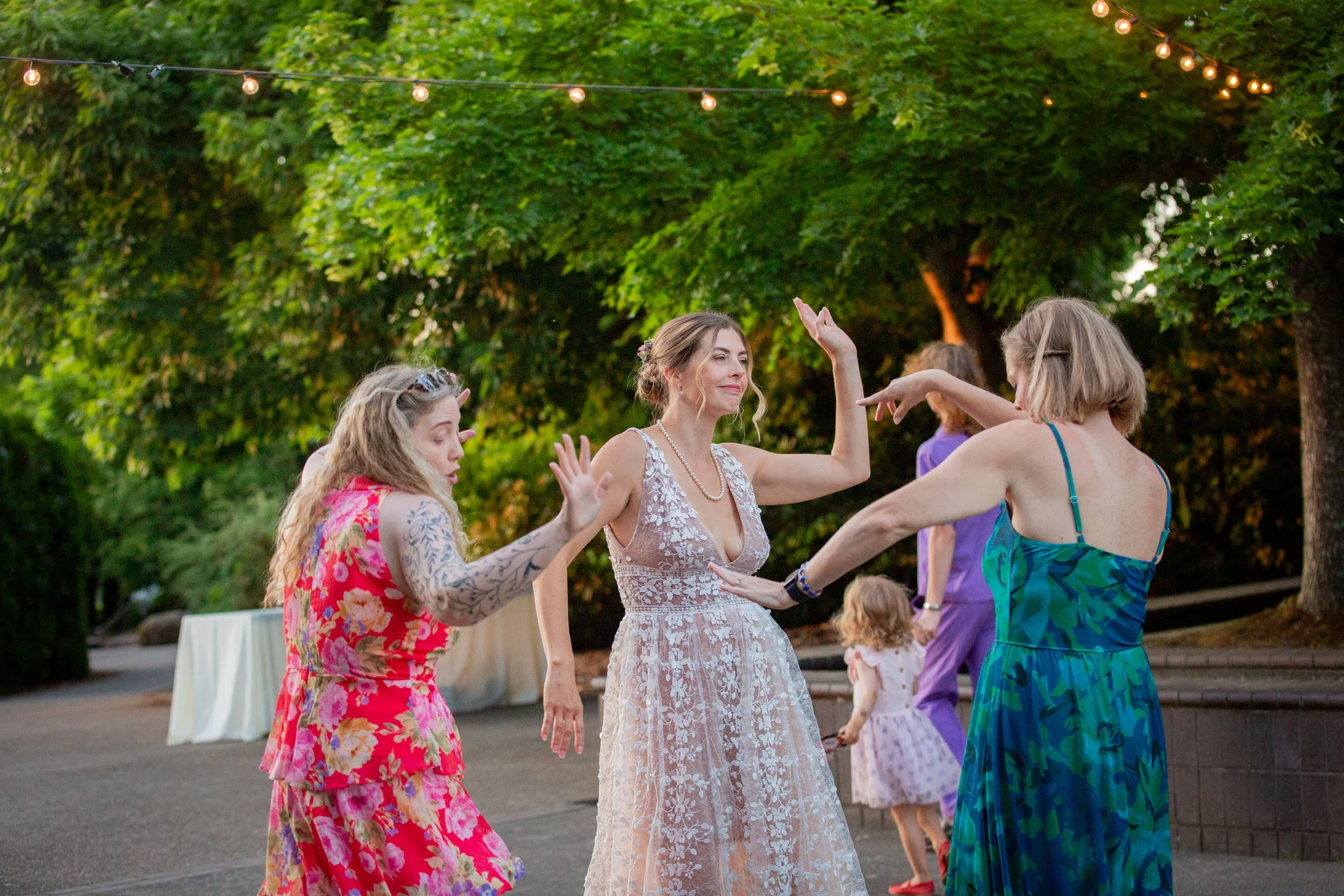 The_Oregon_Gardens_Weddings_Garden_Wedding_Photography_True_Color_Portland_Photography_Sunset_Oregon_Garden0176.jpg