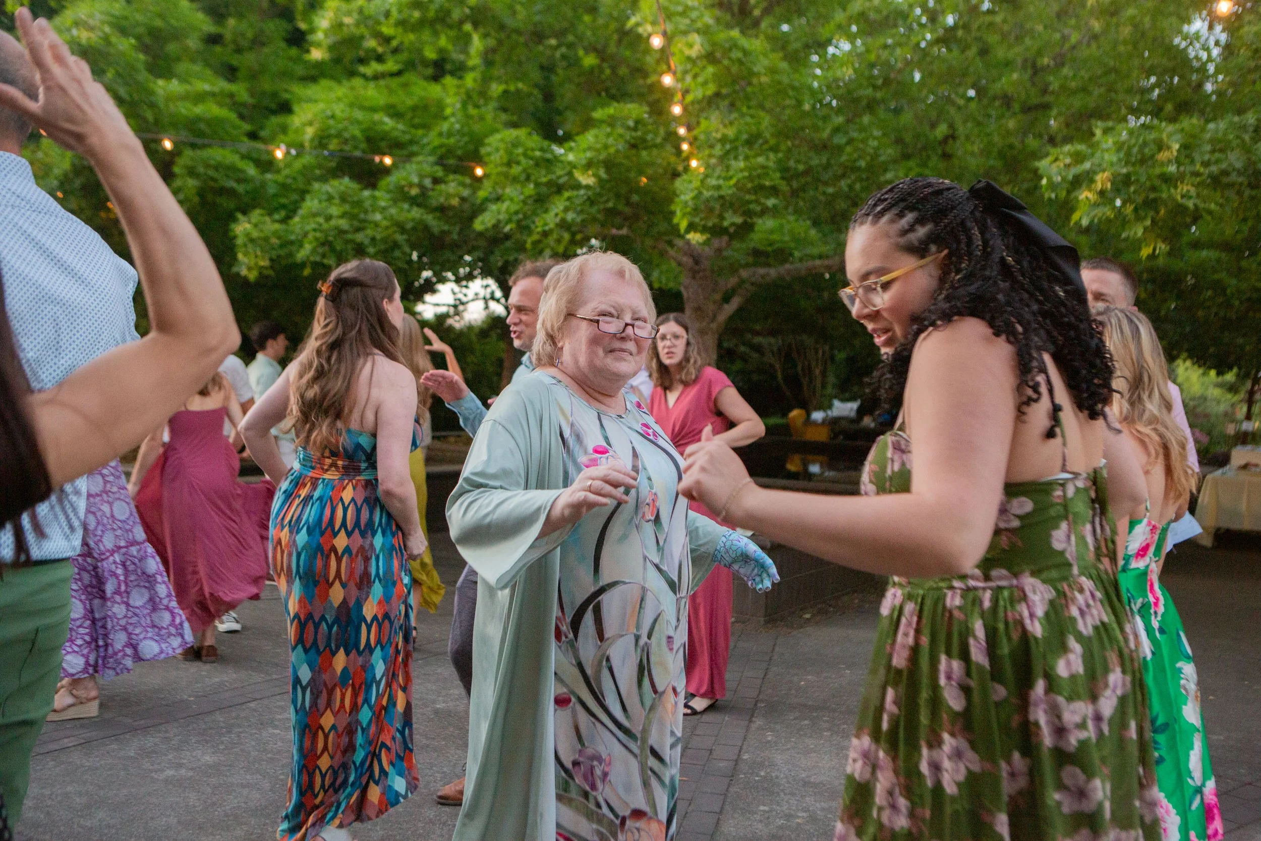 The_Oregon_Gardens_Weddings_Garden_Wedding_Photography_True_Color_Portland_Photography_Sunset_Oregon_Garden0184.jpg