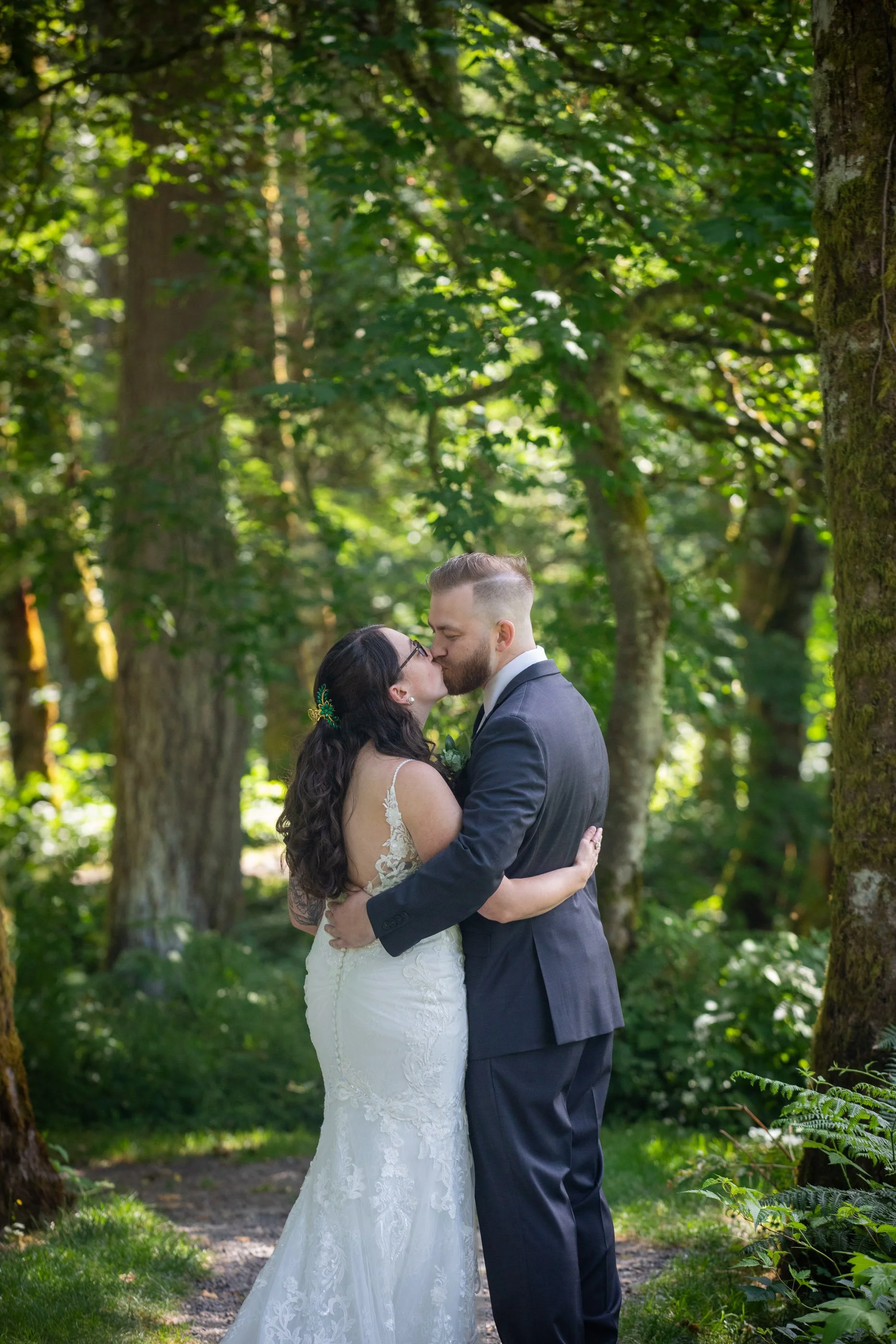 Bridal_Veil_Lakes_Wedding_Photography_Corbett_Oregon_True_Color_Photography_Gorge_Weddings_Mushroom_Wedding_Photos0018.jpg