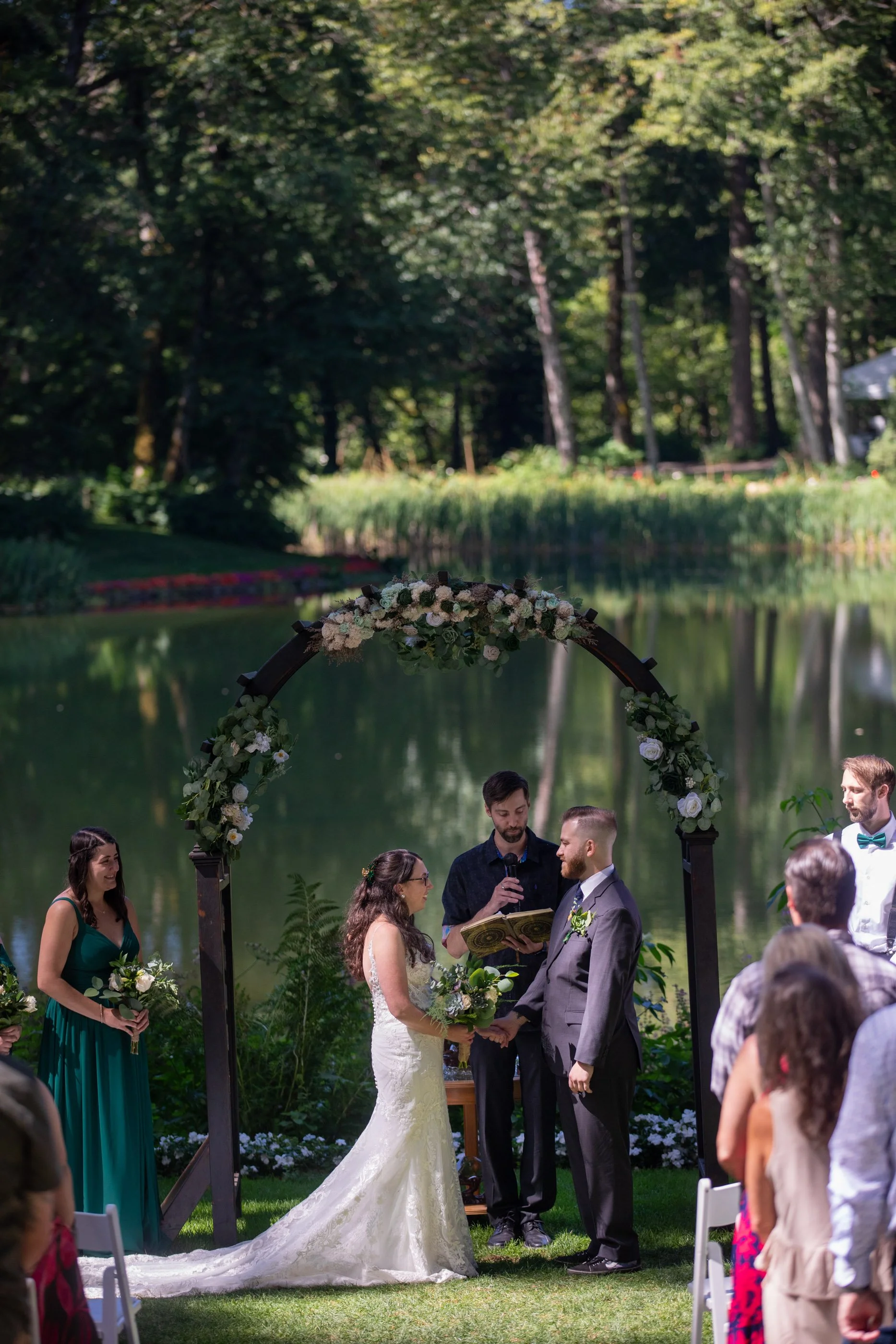 Bridal_Veil_Lakes_Wedding_Photography_Corbett_Oregon_True_Color_Photography_Gorge_Weddings_Mushroom_Wedding_Photos0054.jpg