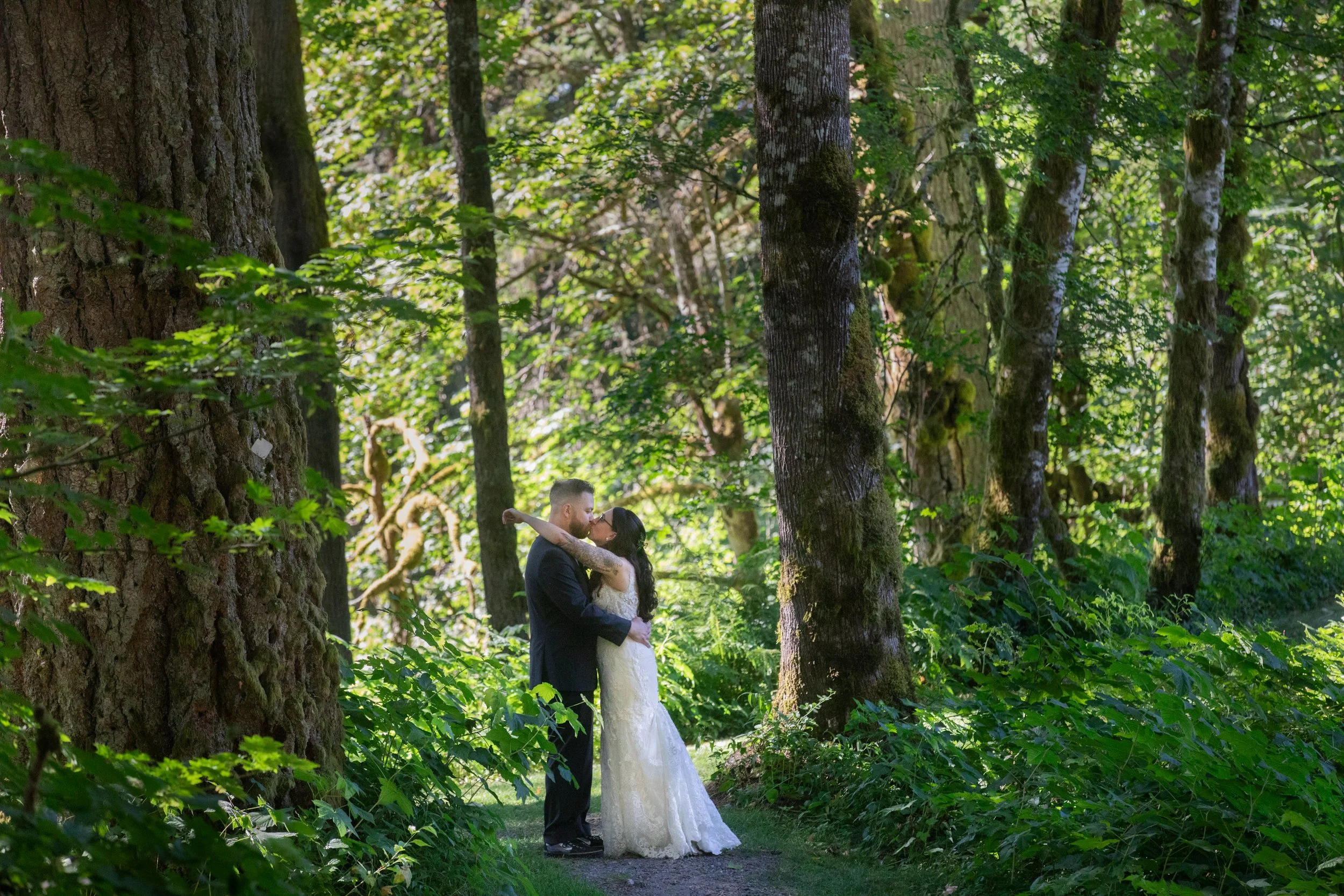 Bridal_Veil_Lakes_Wedding_Photography_Corbett_Oregon_True_Color_Photography_Gorge_Weddings_Mushroom_Wedding_Photos0092.jpg