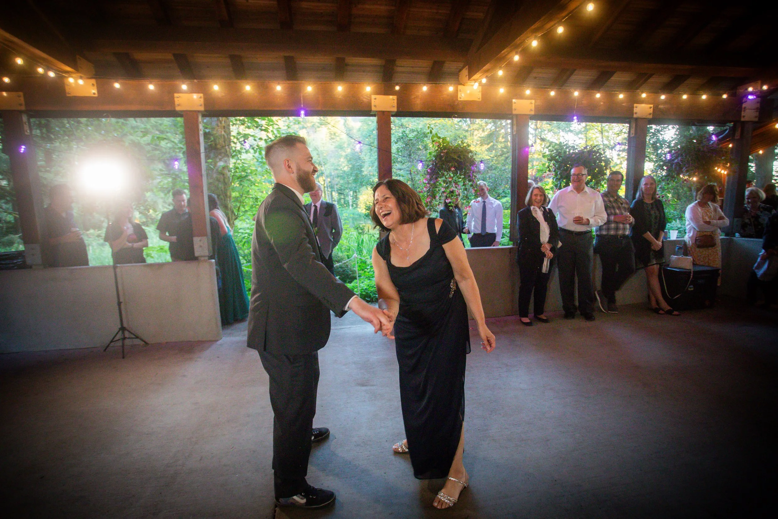 Bridal_Veil_Lakes_Wedding_Photography_Corbett_Oregon_True_Color_Photography_Gorge_Weddings_Mushroom_Wedding_Photos0147.jpg