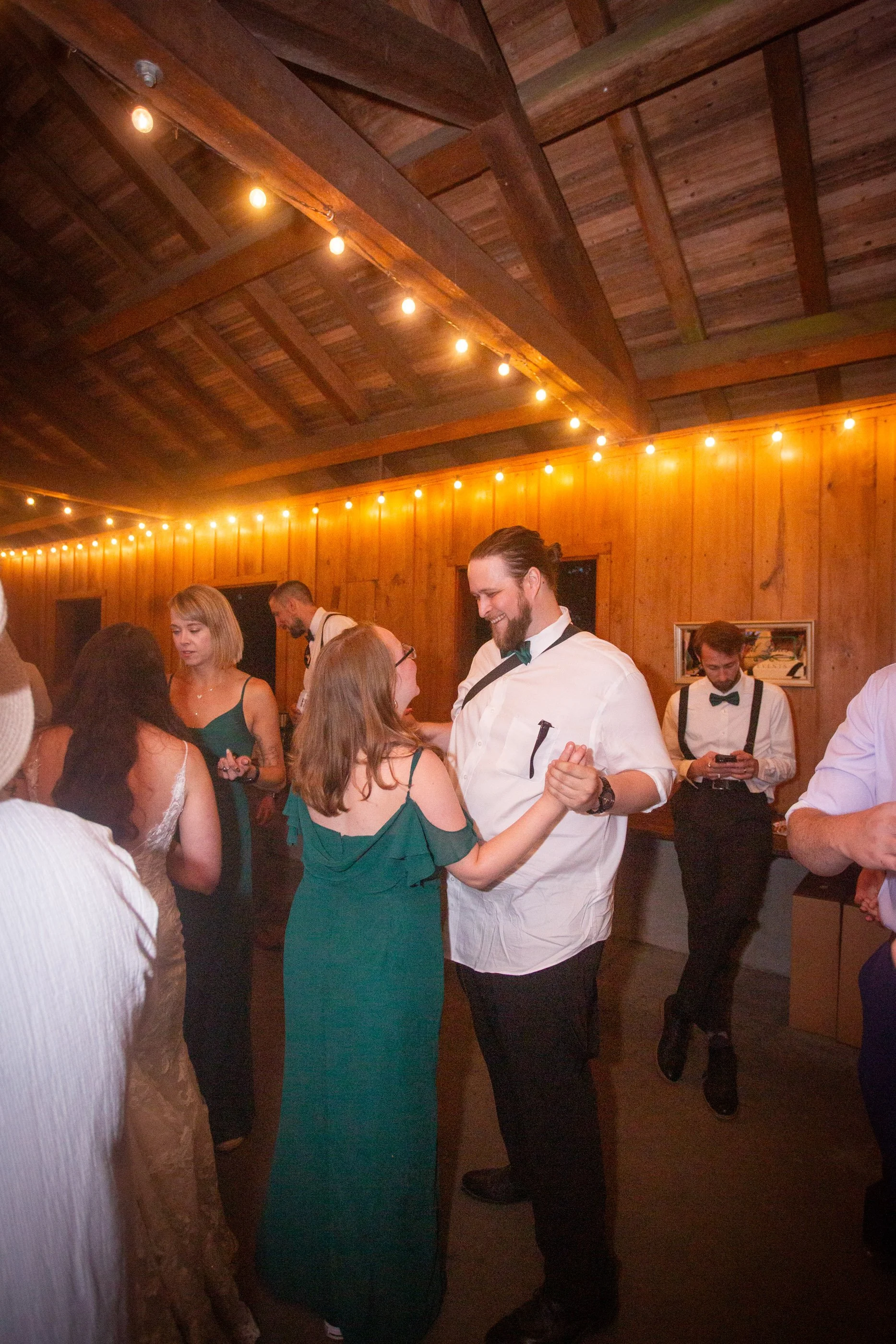 Bridal_Veil_Lakes_Wedding_Photography_Corbett_Oregon_True_Color_Photography_Gorge_Weddings_Mushroom_Wedding_Photos0167.jpg