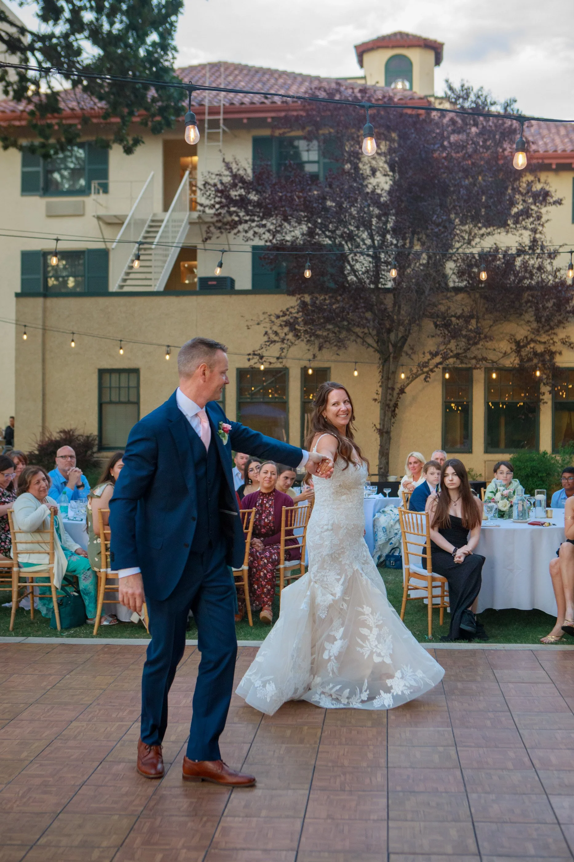 Columbia_River_Gorge_Hotel_Wedding_Photography_True_Color_Mt_Hood_Oregon_Wedding_Photography0150.jpg