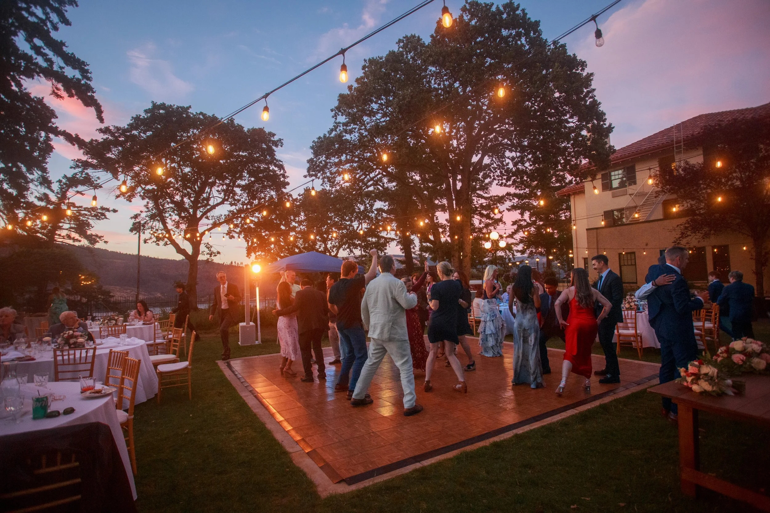 Columbia_River_Gorge_Hotel_Wedding_Photography_True_Color_Mt_Hood_Oregon_Wedding_Photography0165.jpg