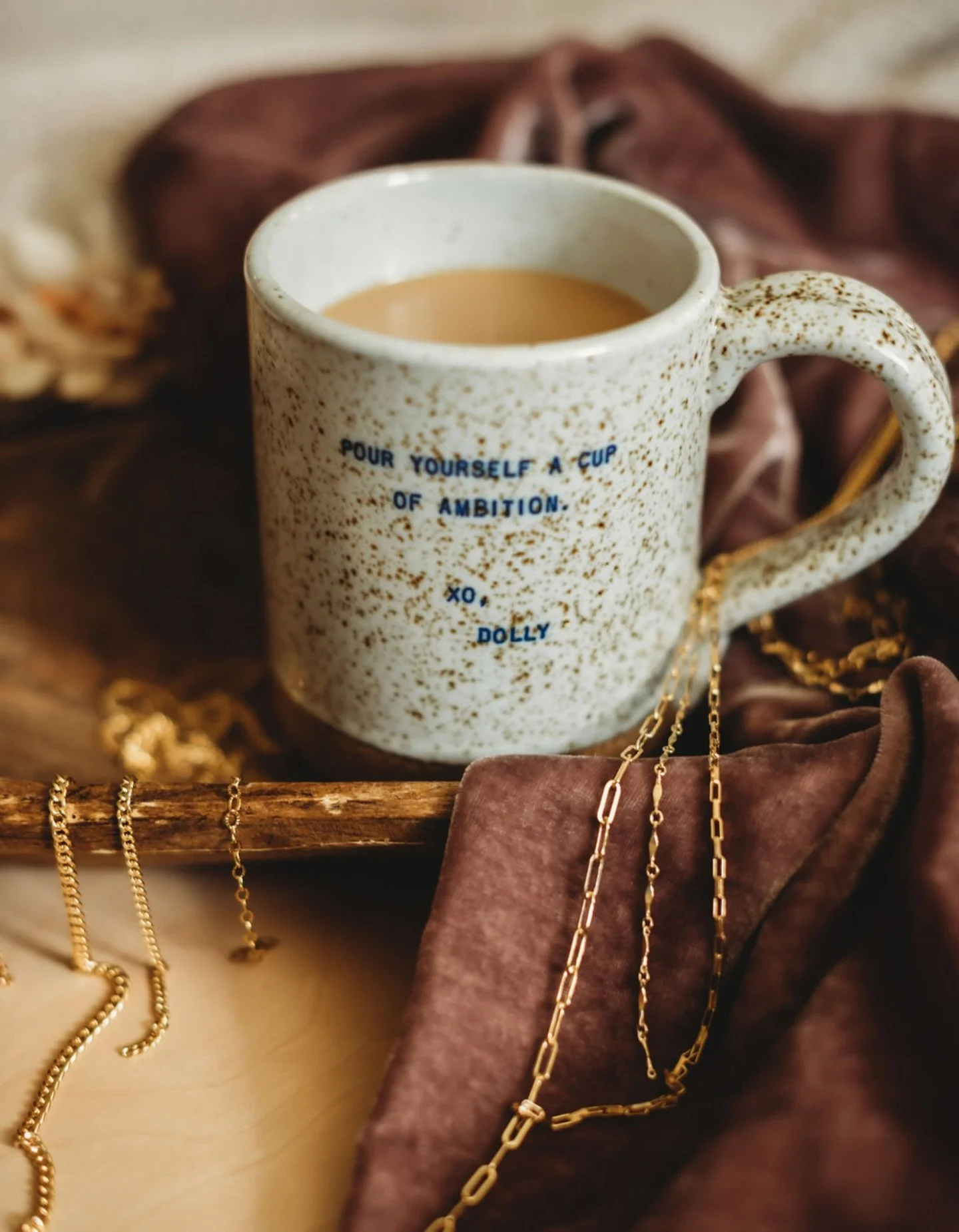 A little Thanksgiving love 🤍

So grateful for this community &mdash; you truly make Iris Alcoves what it is. 🫶🏼

Pre-orders for our Advent Sparkle Box open tomorrow, but today I hope you&rsquo;re slowing down, filling your cup, and enjoying your p