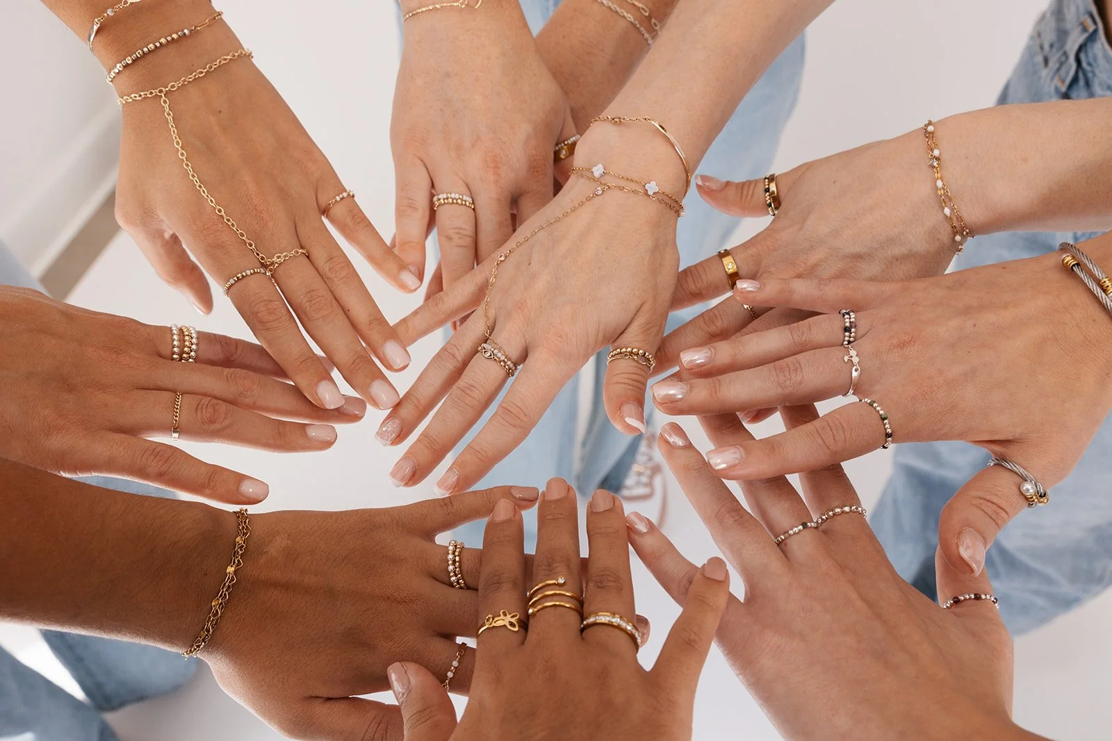 permanent-jewelry-gainesville-florida-iris-alcoves