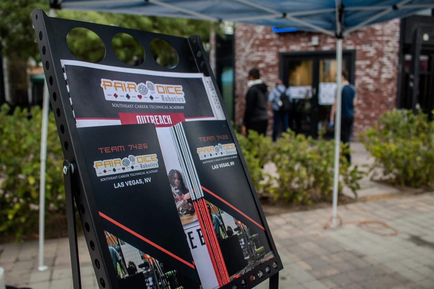 Pair of Dice Robotics attended a Tech Alley event today! It was an awesome day of learning, networking, and showing off our Pair of Dice Robotics pride. 

@techalleyevents #robotics #volunteer #impact #robot #pairofdicerobotics #team7426 #networking 