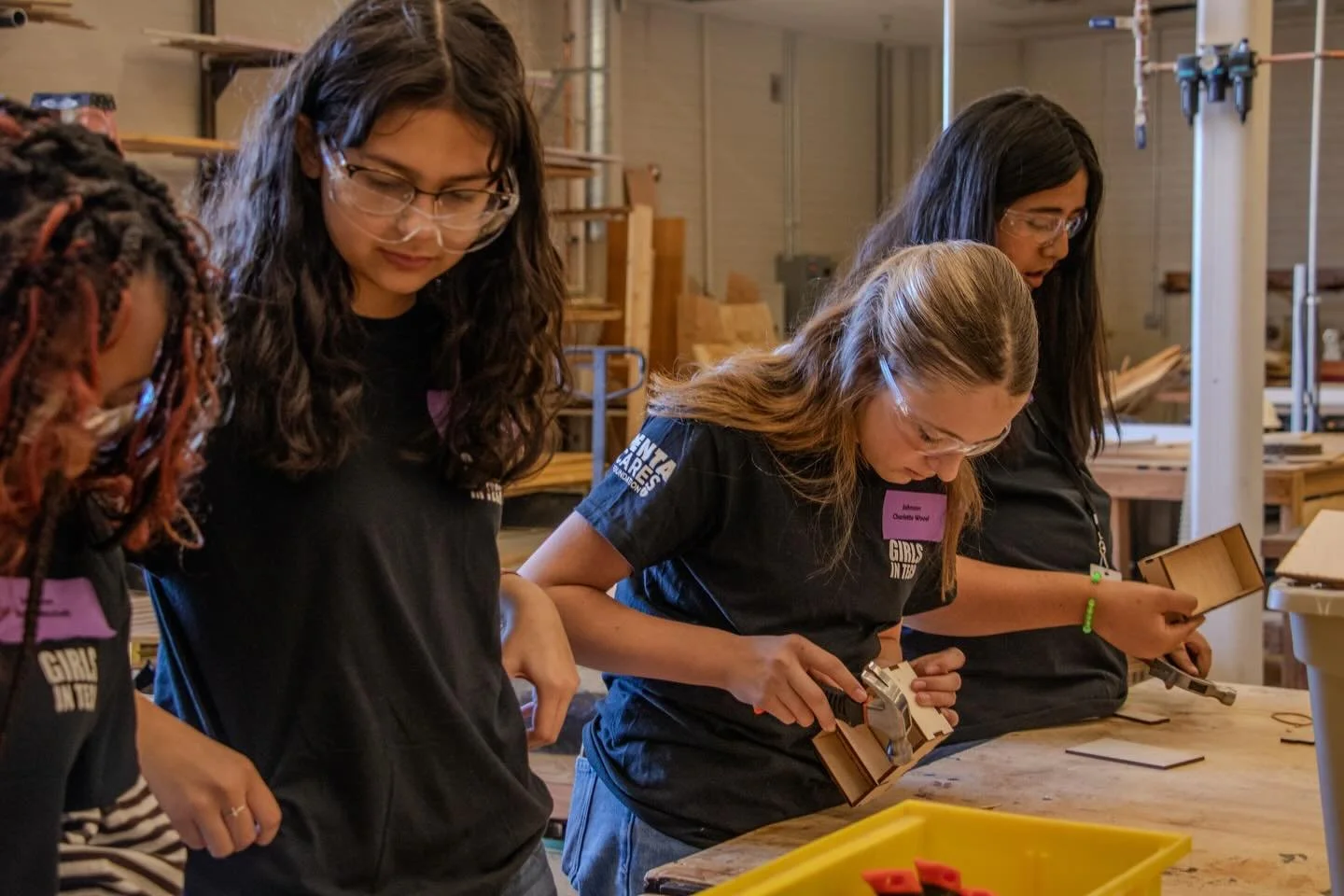 Today, 12.4.25, Pair of Dice hosted our annual Girls in Tech! Thank you @jimbridger_ms , @greenspun_jhs_official and @thurman_white_academy_ for attending! Shout out to our sponsors for making this possible. 🤖❤️

Our wonderful sponsors ⭐️! : @pentab