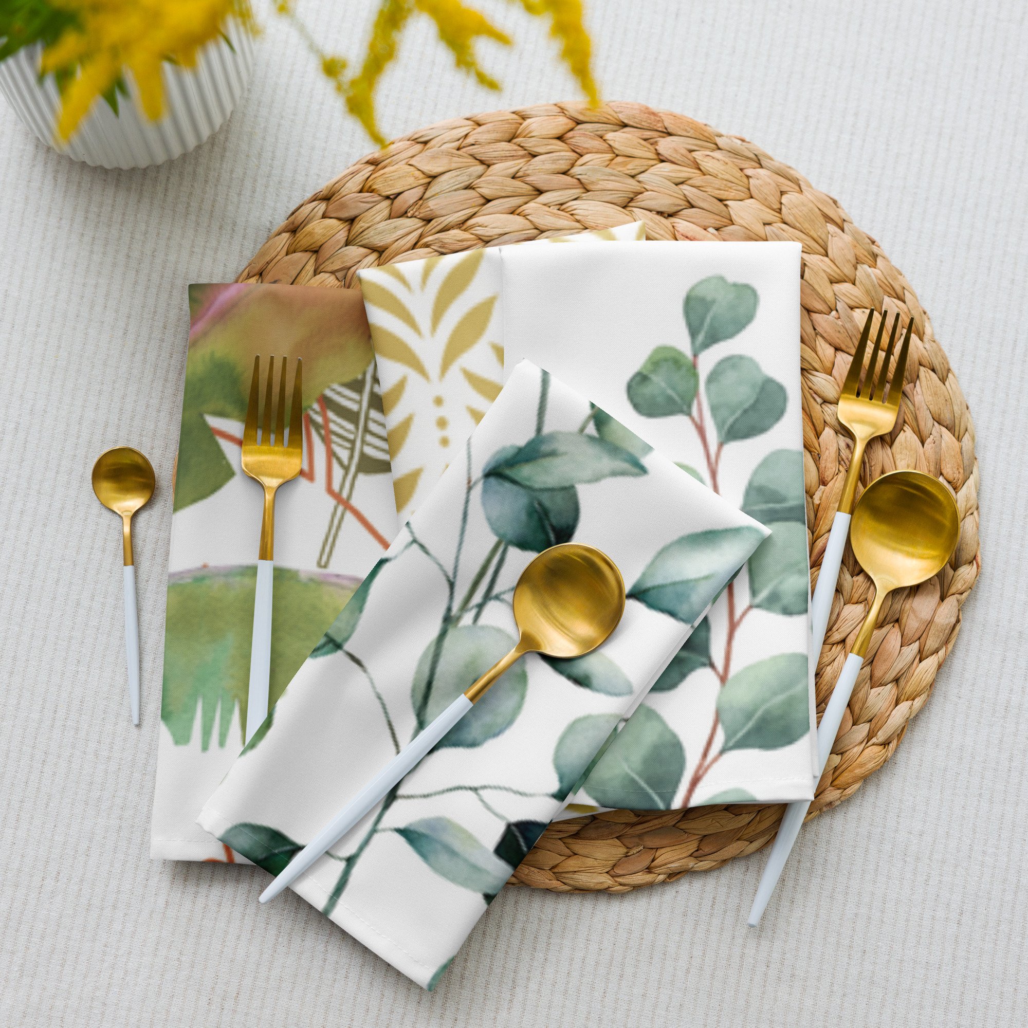 cloth-napkin-set-(4)-white-front-6819130f4069a.jpg