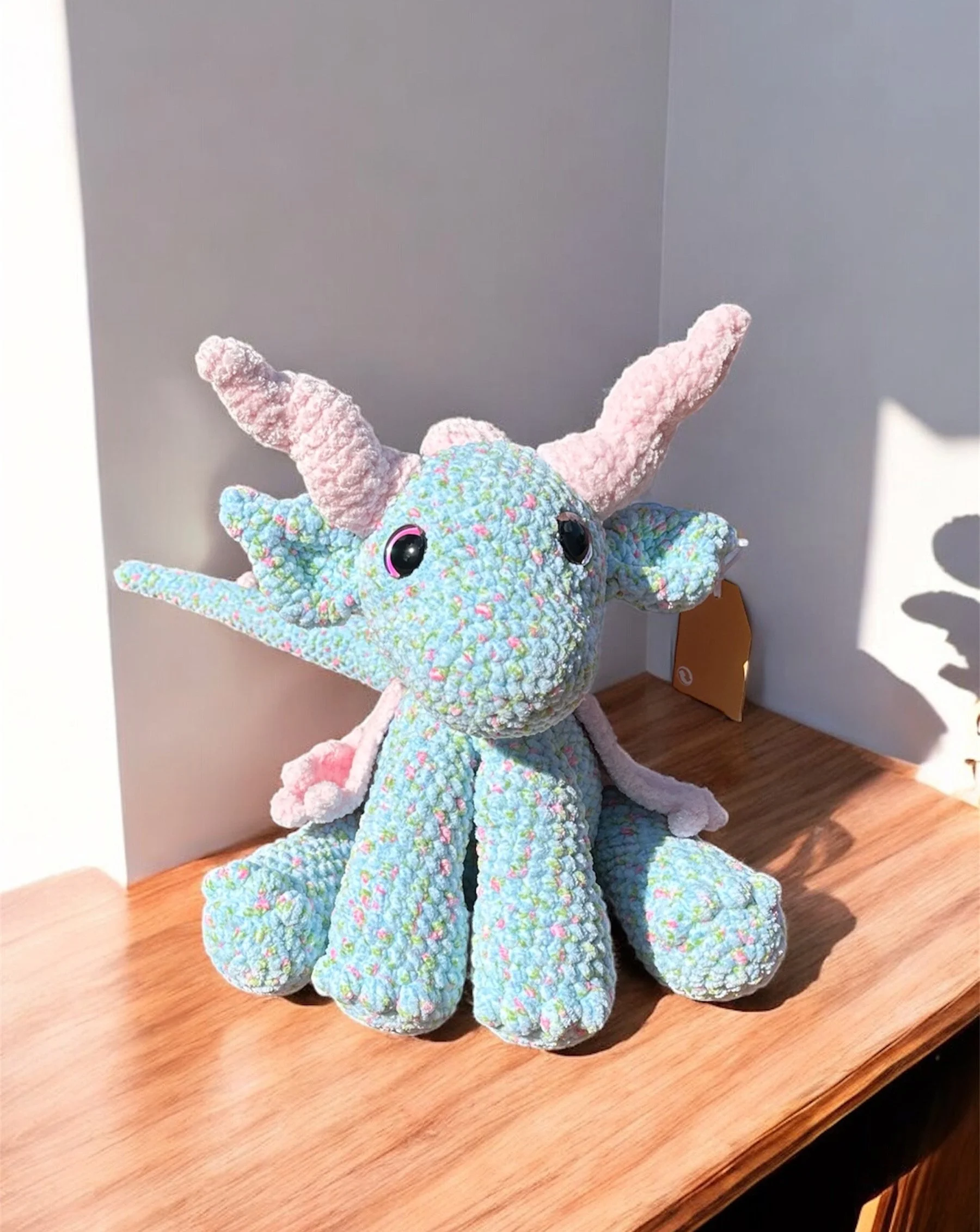 Description: Sitting Dragon |
Size: Jumbo |
Eyes: Colored Safety Eyes |
Price: ~ $135