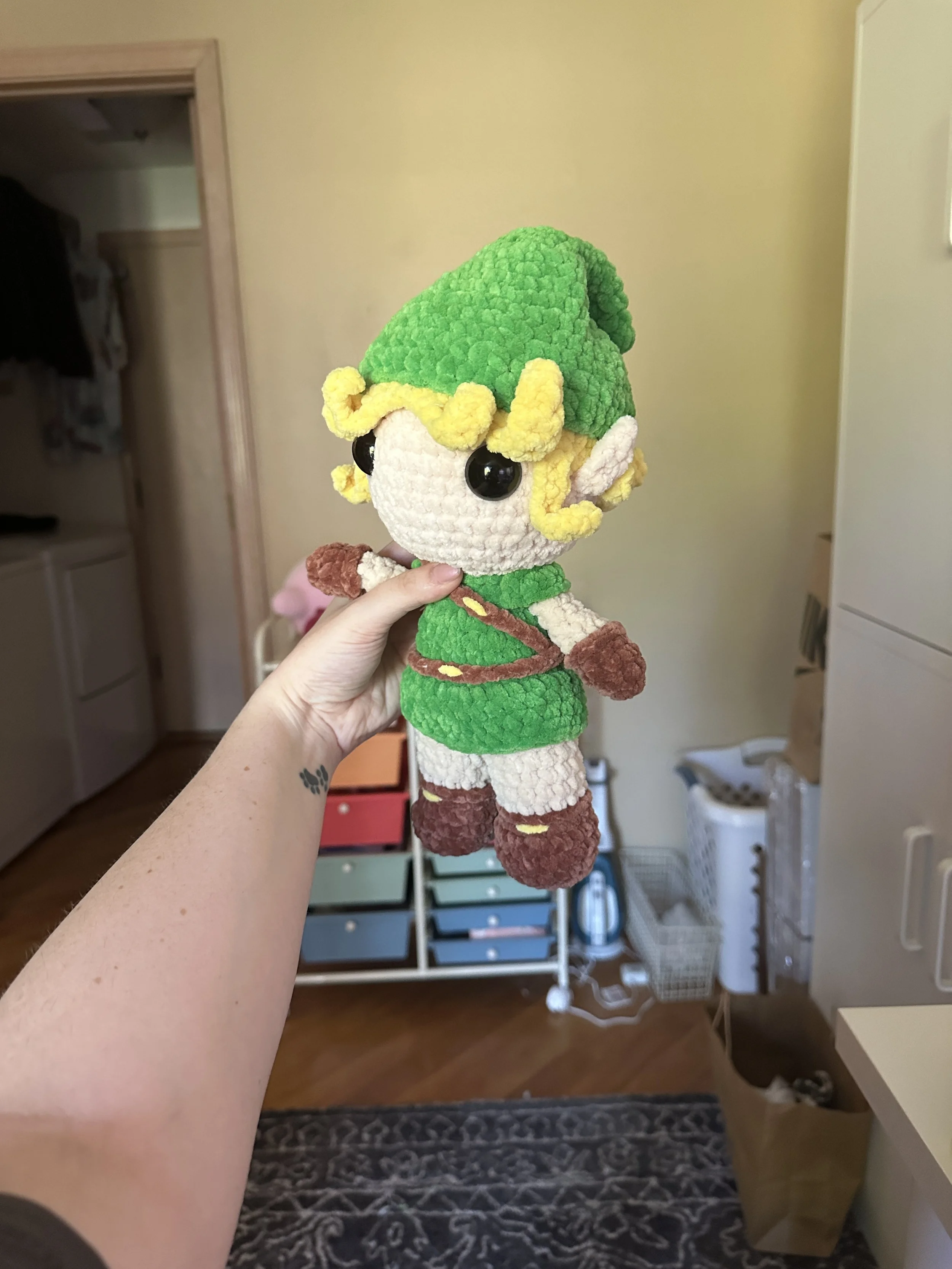 Description: Link from Zelda |
Size: Large |
Eyes: Black Safety Eyes |
Price: ~ $65