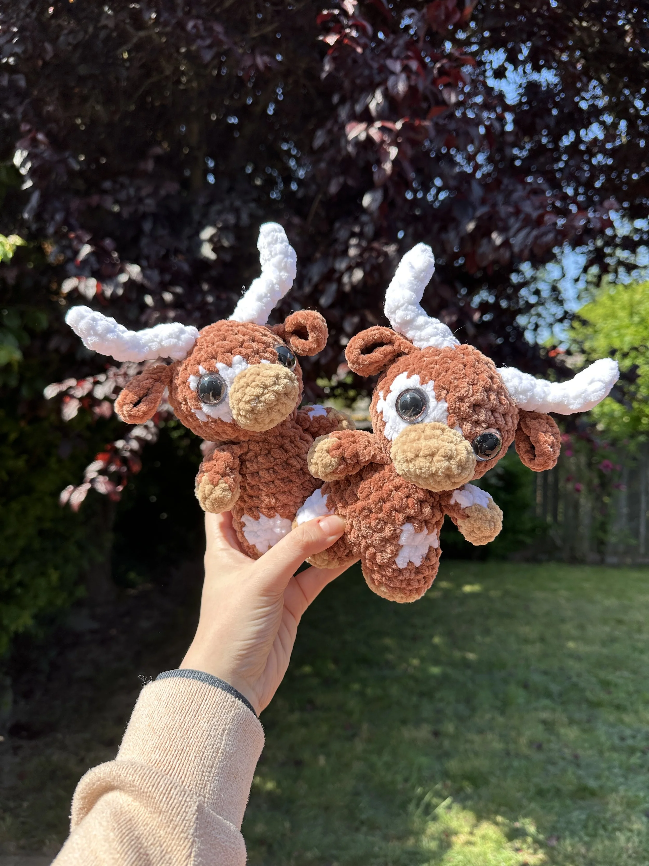 Description: Longhorn |
Size: Small |
Eyes: Colored Safety Eyes |
Price: ~ $30