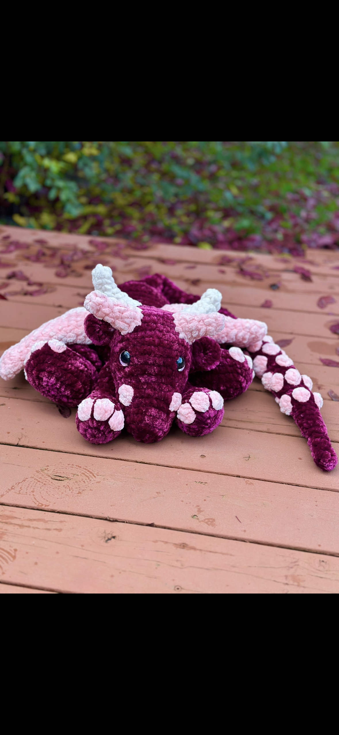 Description: Giant Dragon Snuggler |
Size: Jumbo |
Eyes: Colored Safety Eyes |
Price: ~ $250
