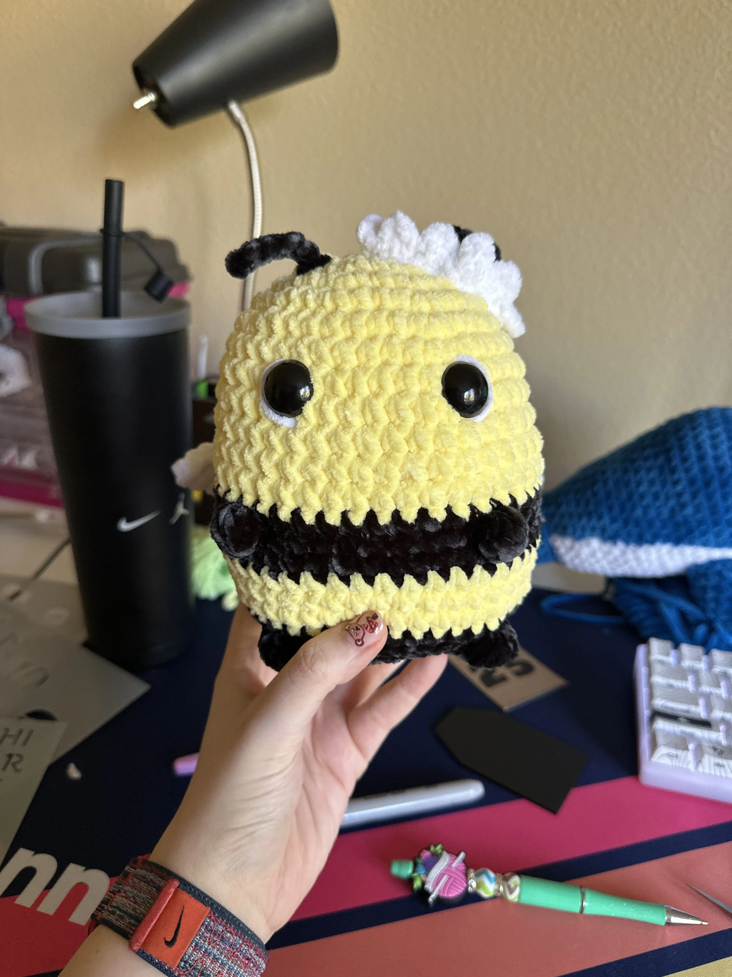 Description: Queen Bee |
Size: Medium |
Eyes: Black Safety Eyes |
Price: ~ $35