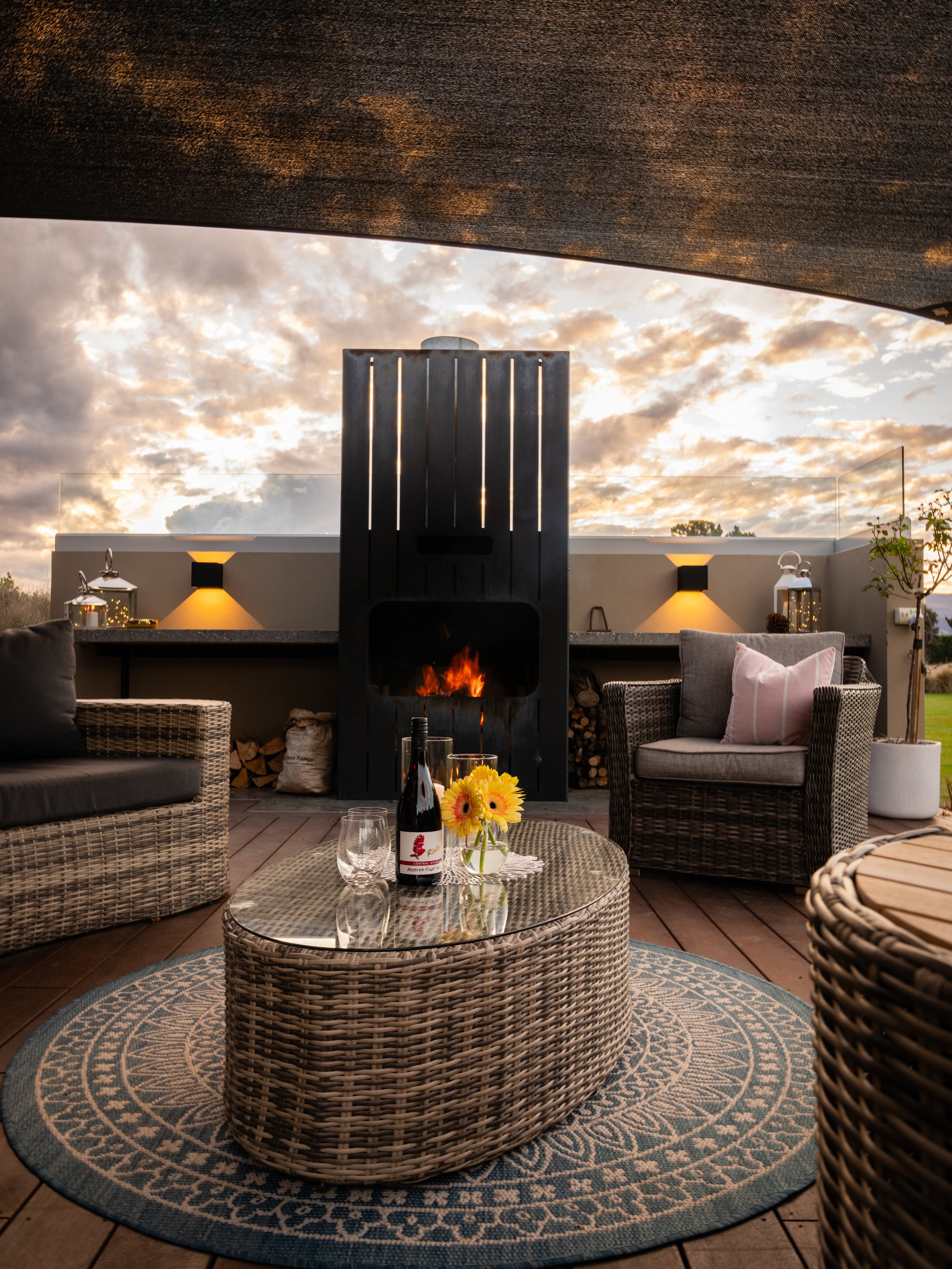 Evenings on the deck, by the fire at Kaihanu Lodge