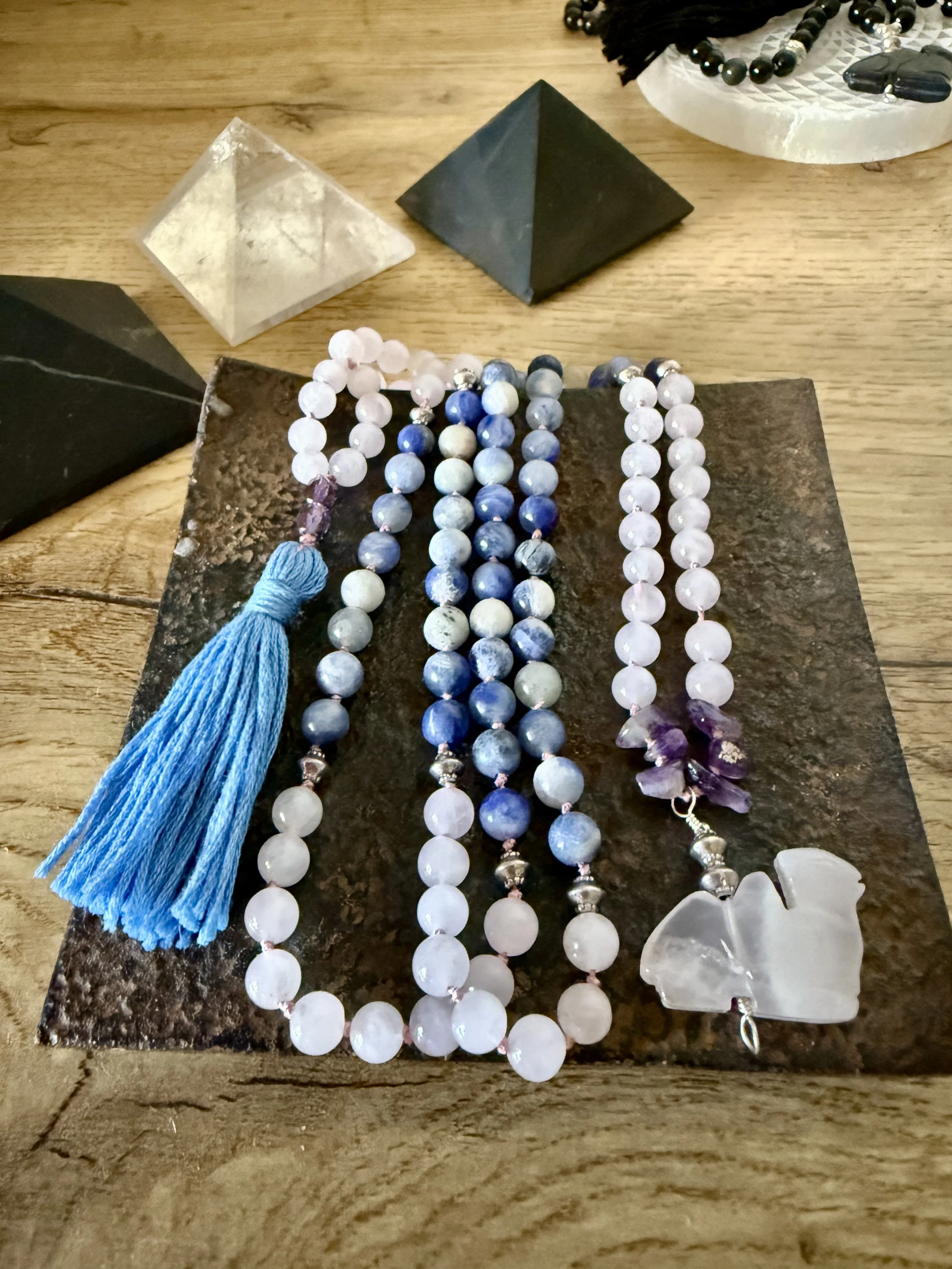 Rose Quartz Sodalite Amethyst with Rosae Quartz camel 1.jpg