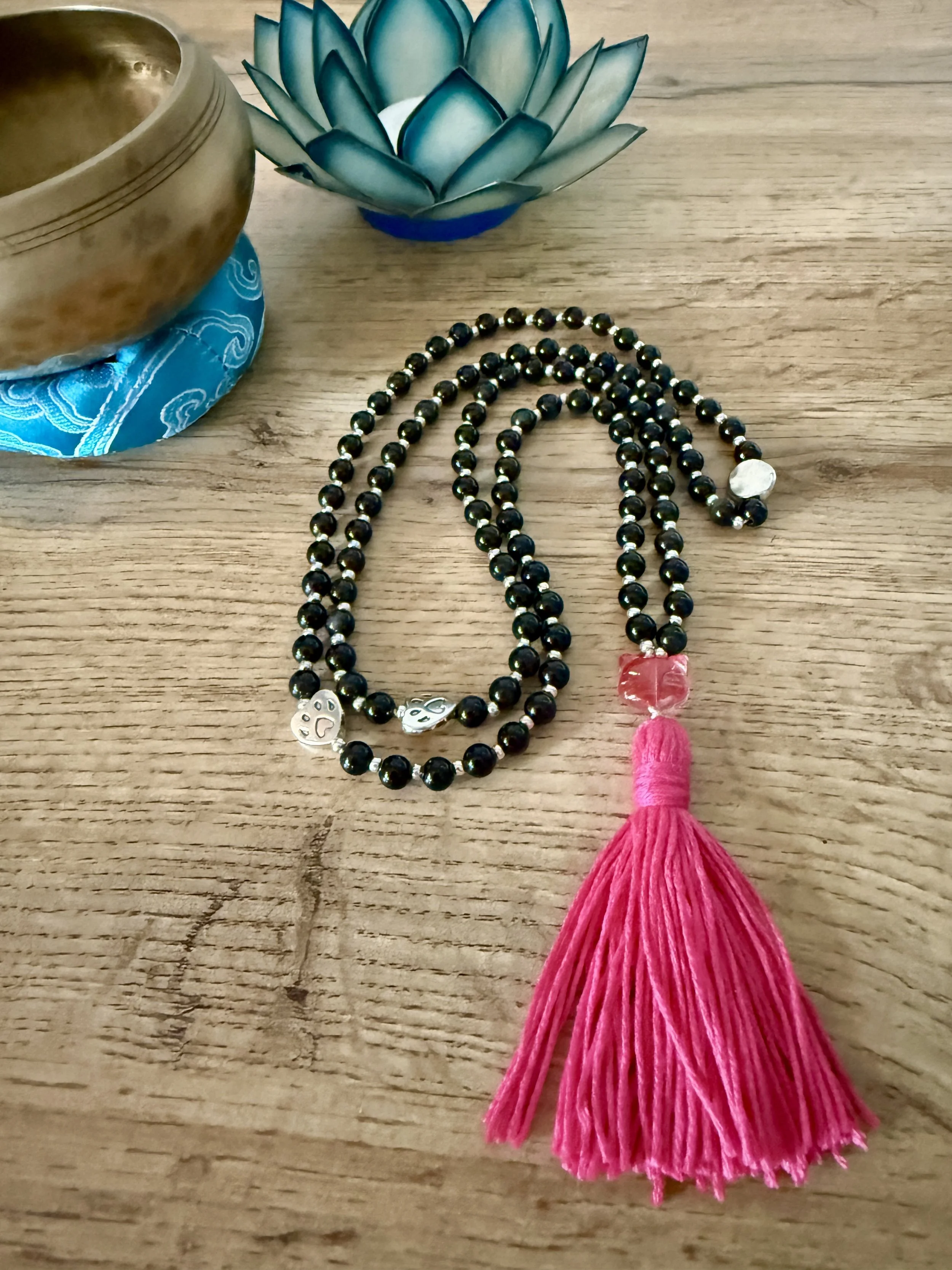 obsidian beads cat bead pendant.jpg