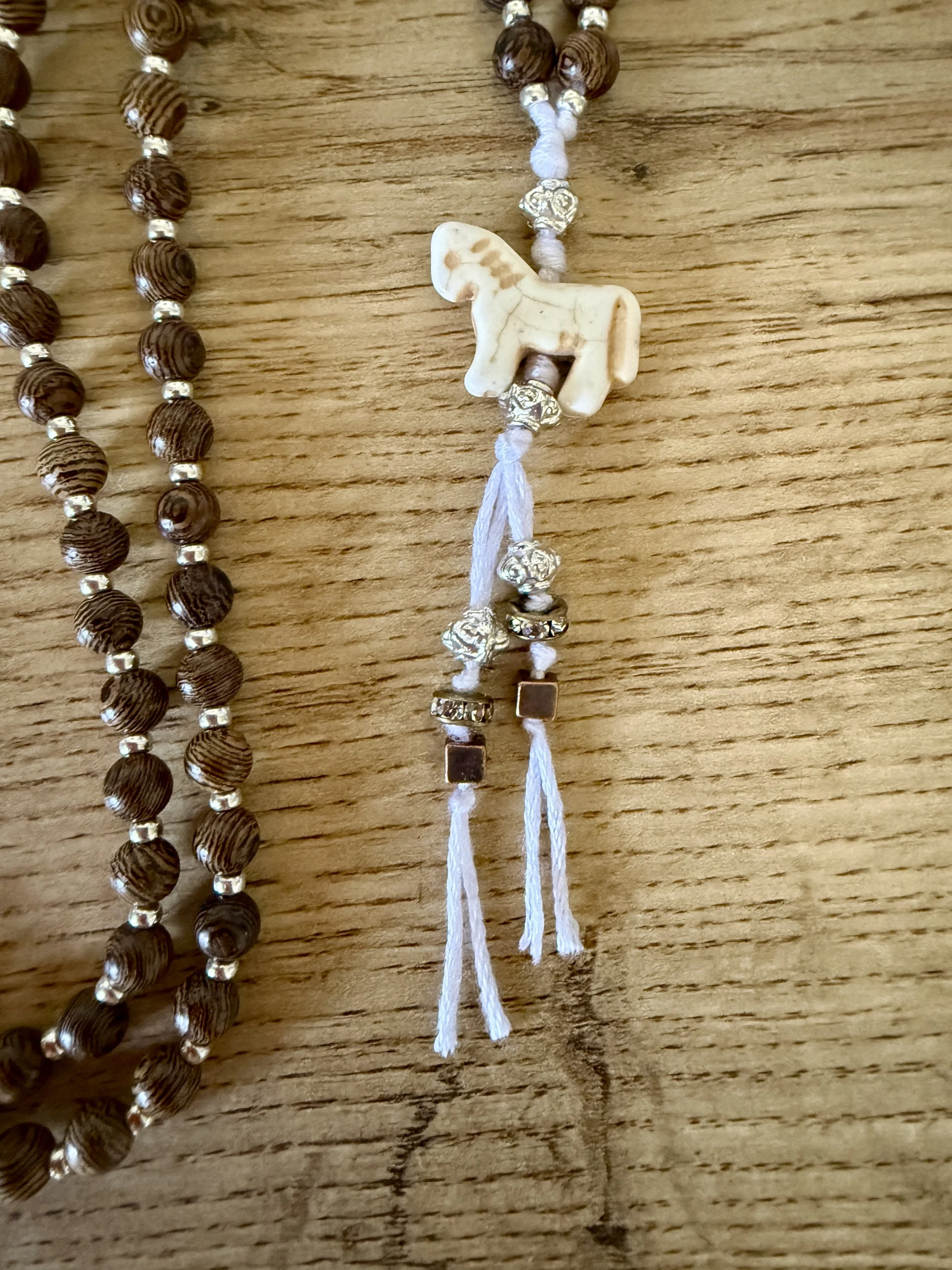 wood beads white horse 1.jpg