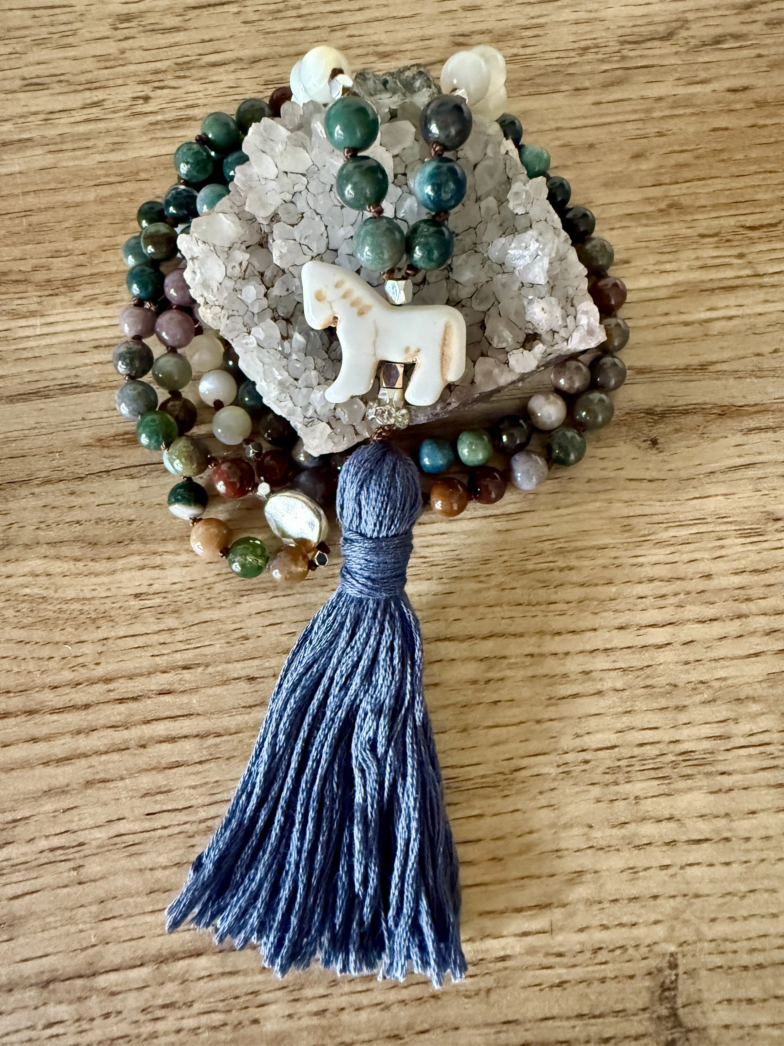 agate beads pearl beads horse.jpg