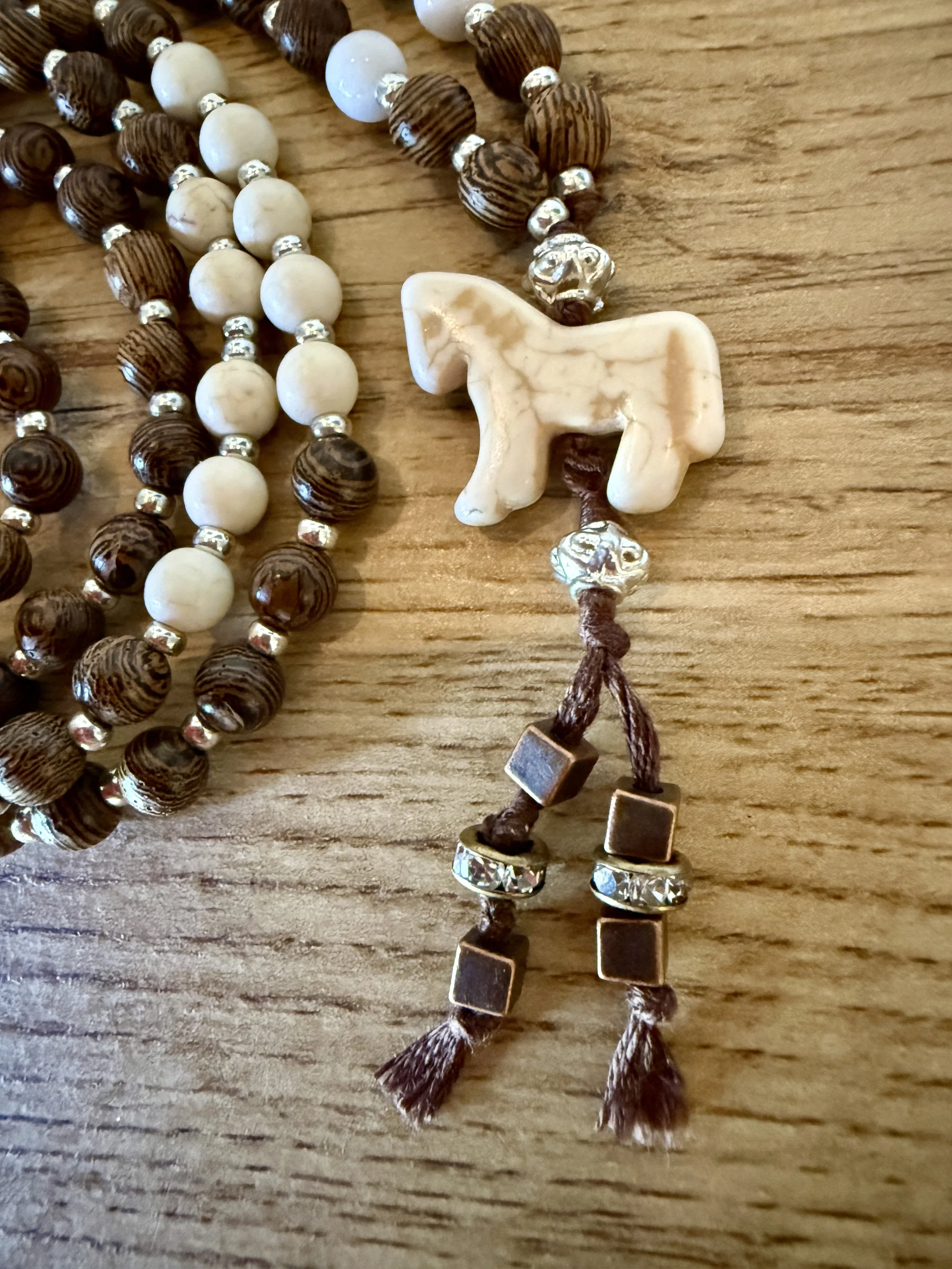 wood beads white jade magnesite horse pendant 3.jpg