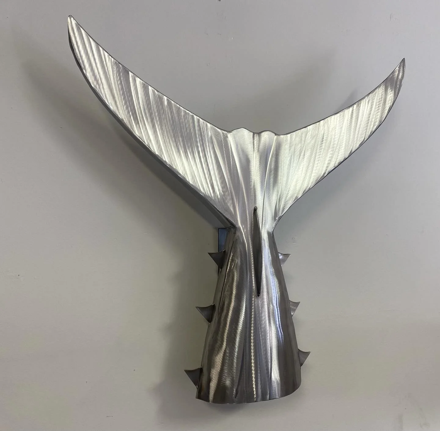 Fishtail Tuesday!&hellip; A couple different style cold forged stainless steel Bluefin propellers. Wall and table sculpture versions. 

3D Bluefin Tuna Tail Sculpture
Dimensions: 24&rdquo; x24&rdquo;x10&rdquo; 
Materials: stainless steel, primavera b