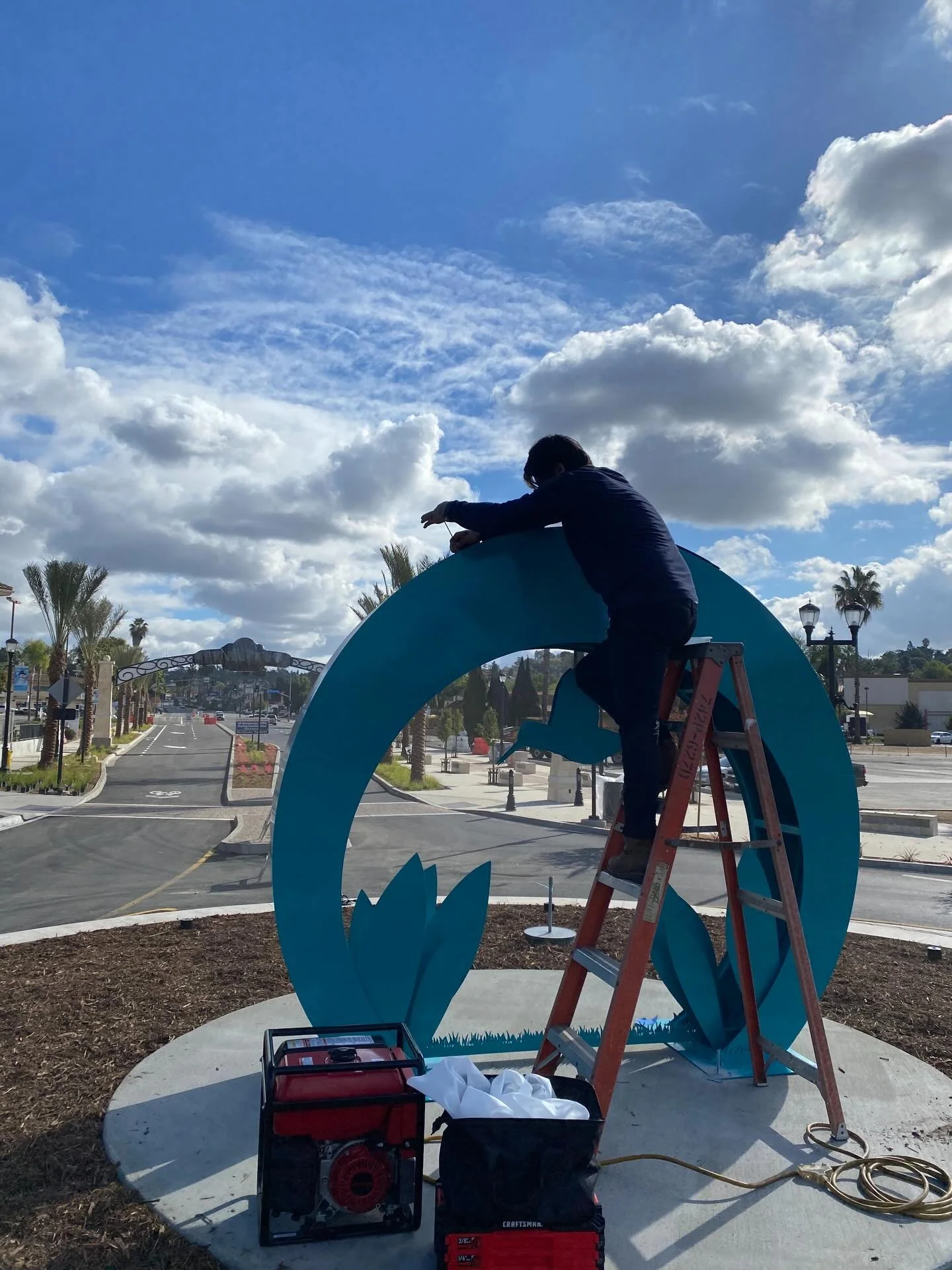 FBF 2020! &hellip; &ldquo;Portal&rdquo; A permanent work located in beautiful Vista CA.

Title: Portal 
Dimensions: 120&rdquo; x 96&rdquo; x 30&rdquo;
Material: Powder coated steel w/ Kinetic Elements 
Consultants: Dokken Engineering 
Design &amp; Fa