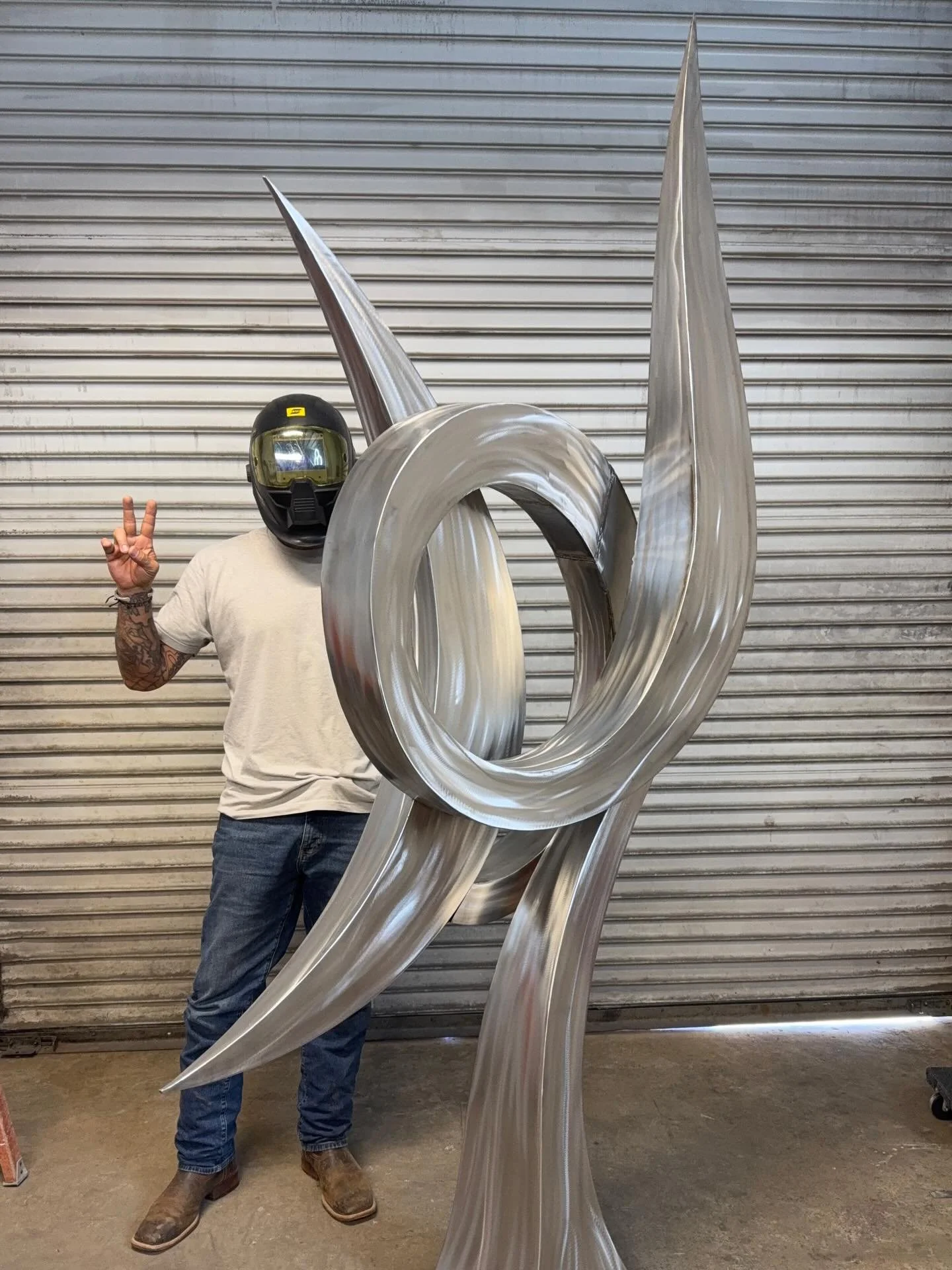 Posting this one for the last time because Instagram and this piece are clearly not on speaking terms. Thanks to all who&rsquo;ve seen and gave it a double tap. Almost finished! 

Orbit 
Stainless steel 
96&rdquo;x52&rdquo;x18&rdquo; 

#publicart #sc
