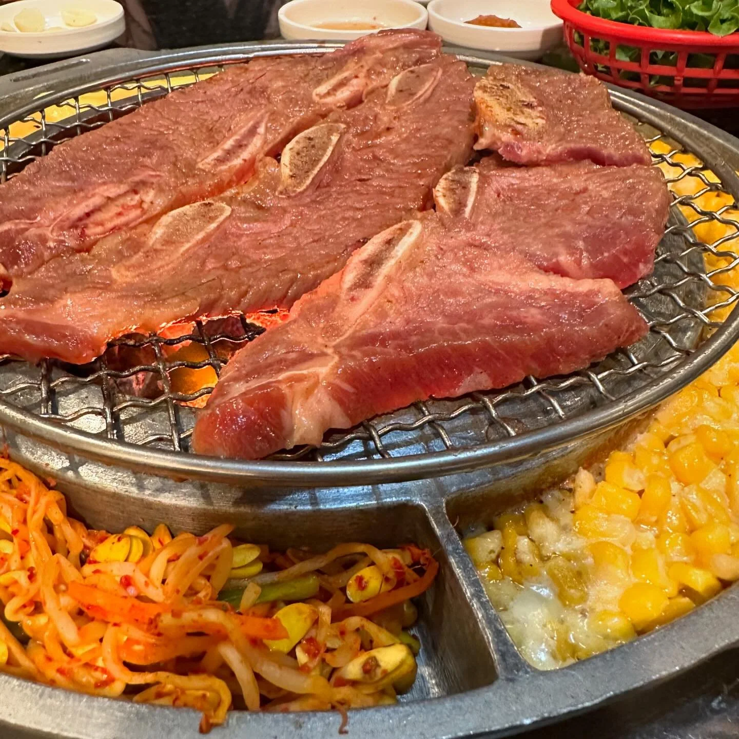 Charcoal grills to sizzzzzle your meat! 

Hanilkwan
📍 5458 Buford Hwy. NE
Doraville, GA 30340
☎️ 770)336-2232

#bufordhwy #bufordhighway #atlantaeats #koreanbbq #hanilkwan #asianeats #kbbq