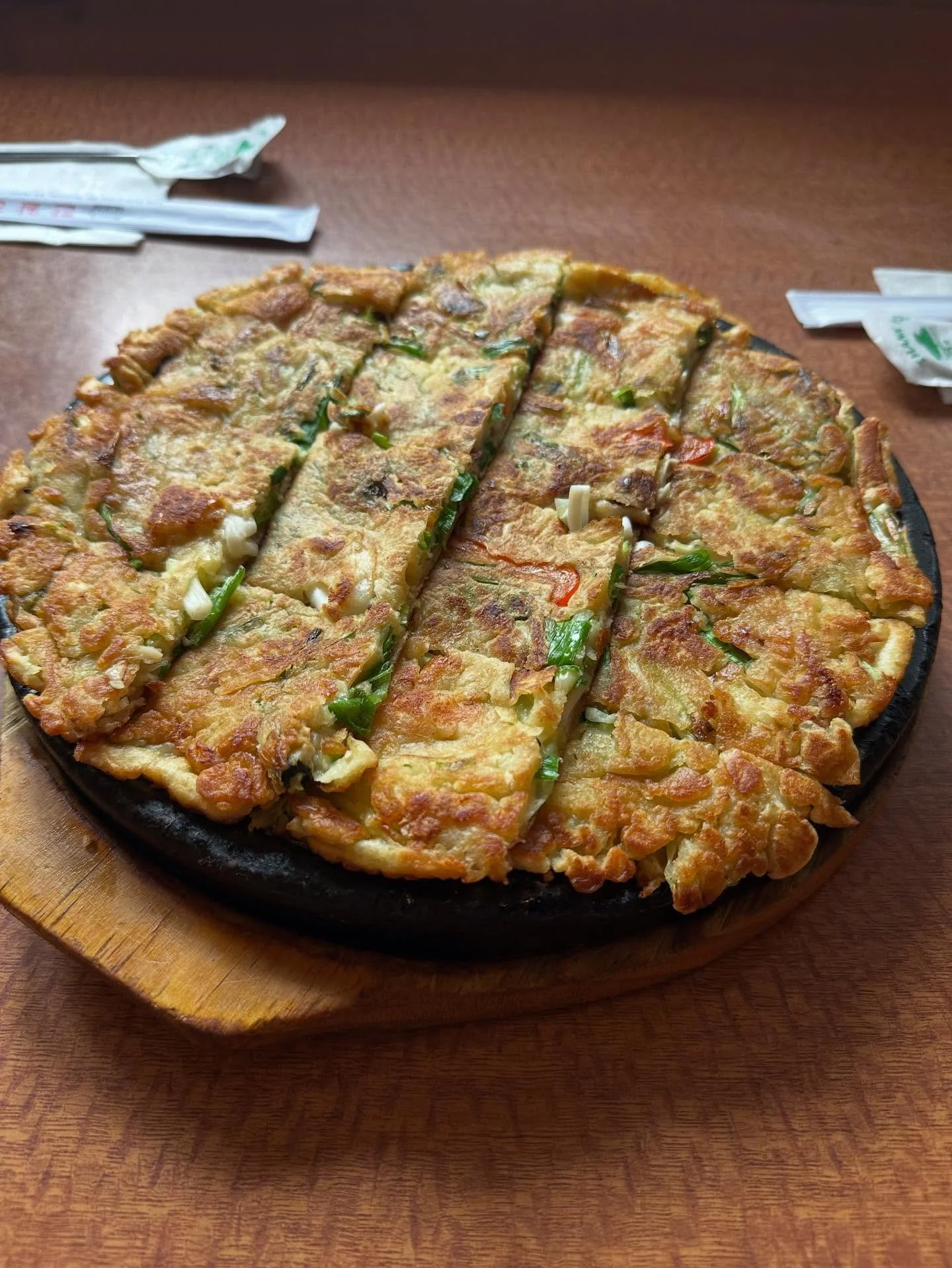 Seafood appetizer for the table - Haemul Pajeon (해물파전).
#seafoodpancake #koreanbbq #bufordhwyeats #bufordhwy #crispydelights #koreanfood