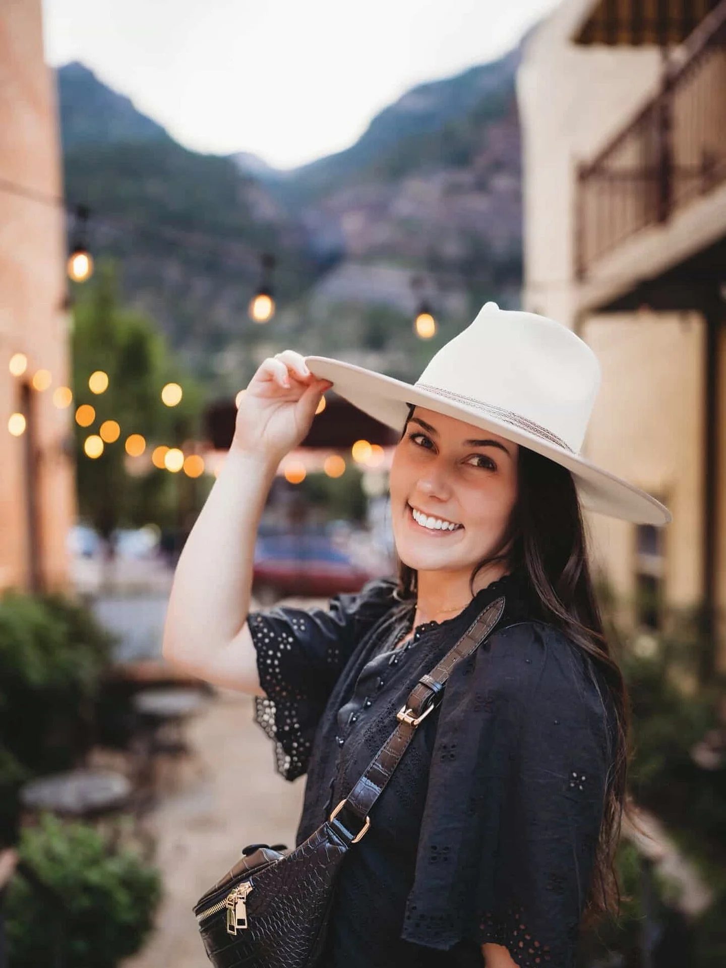 Over halfway through this season&rsquo;s weddings as of today!

This photo has nothing to do with that; I&rsquo;m just thinking about how grateful I am to work with awesome vendors who catch me on camera while running around (thx @pixelandpineimagery