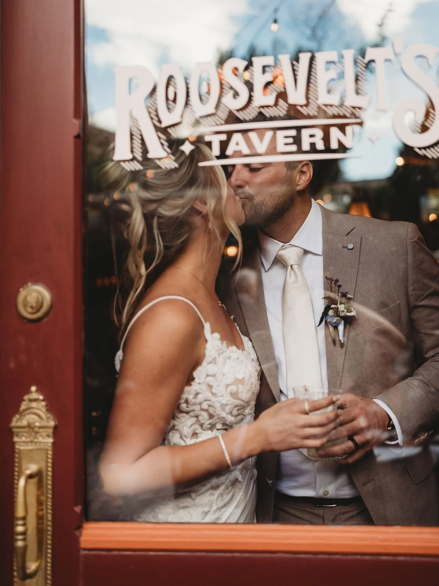 There is something magical about getting married in a historic hotel.

The @beaumont_hotel_and_spa was the perfect spot for C&amp;T to celebrate with their loved ones and have the whole hotel to themselves. What a dream!

Photography: @pixelandpineim