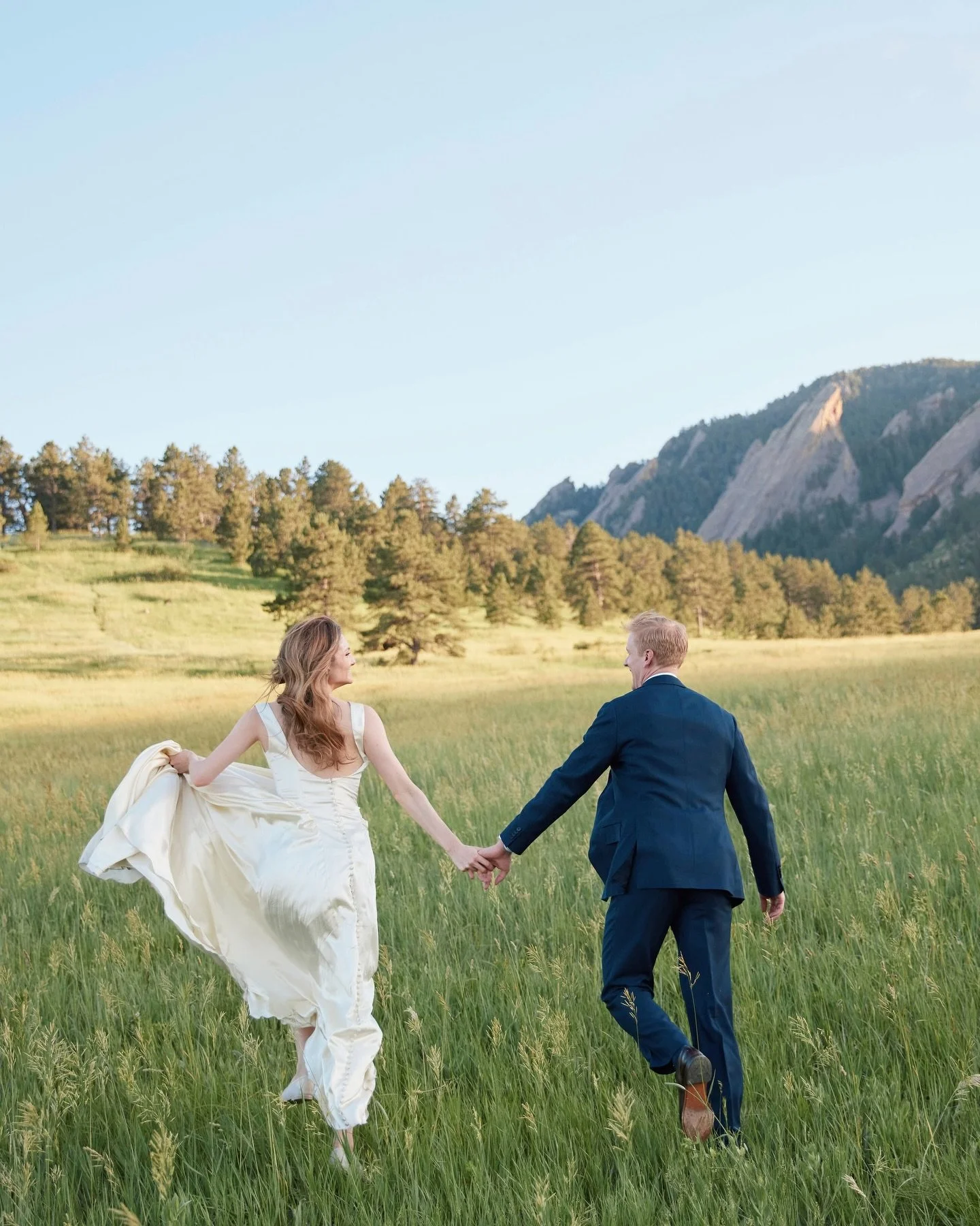 Heading into the long weekend dreaming about our couples frolicking through fields during golden hour.

Planning &amp; Coordination: @withgraceplanning
Venue &amp; Catering: @colorado_chautauqua
Photo &amp; Video: @jonnyscottphoto
Flowers:@sturtzandc