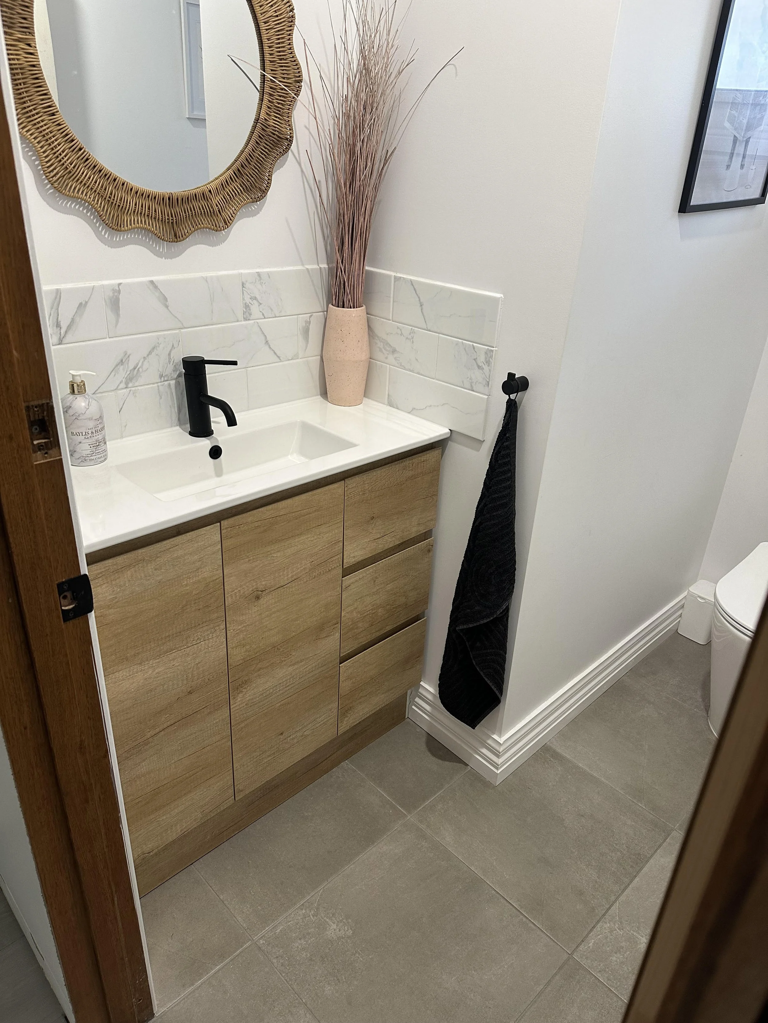 powder room after5.jpg