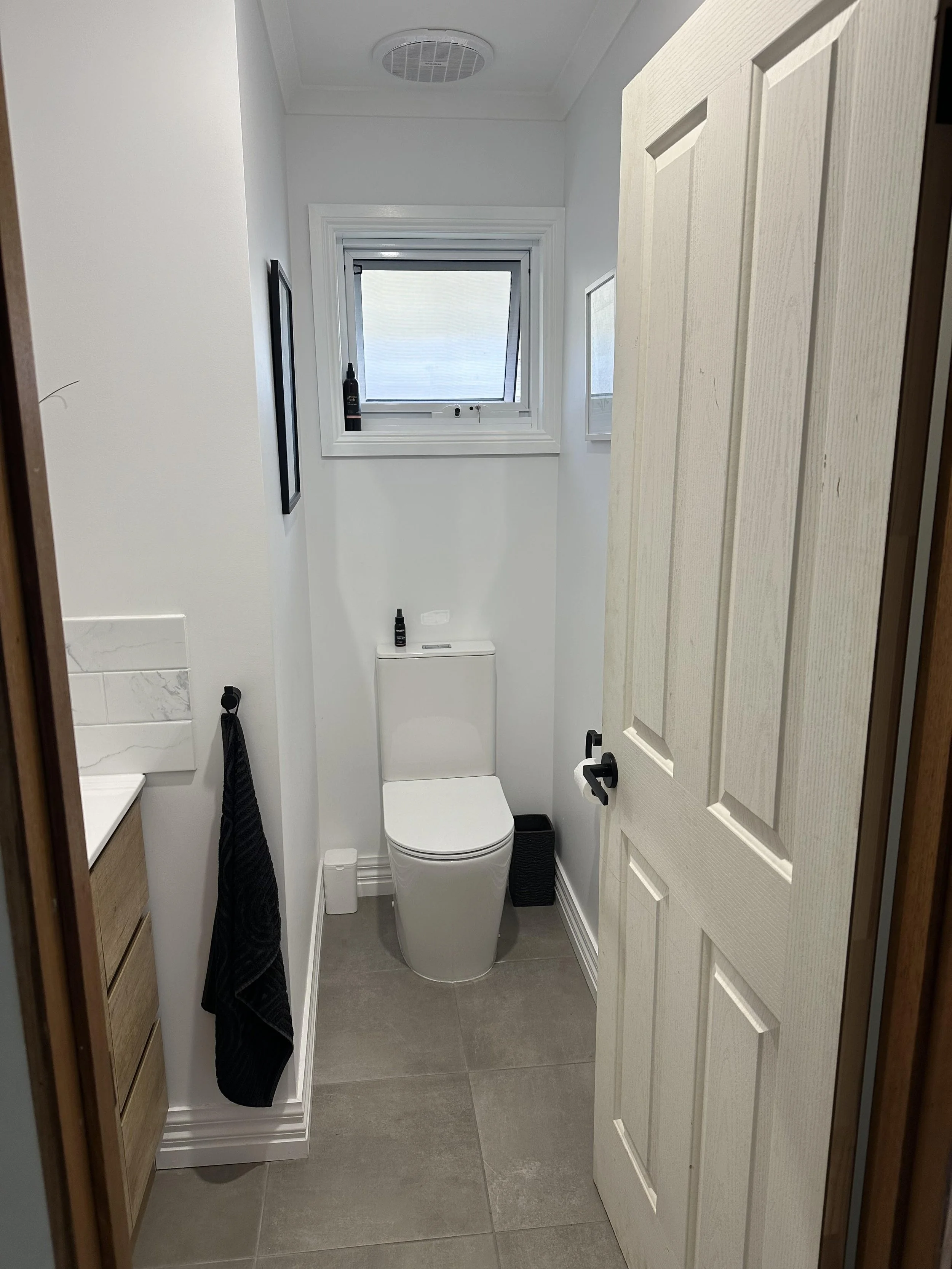 powder room after1.jpg