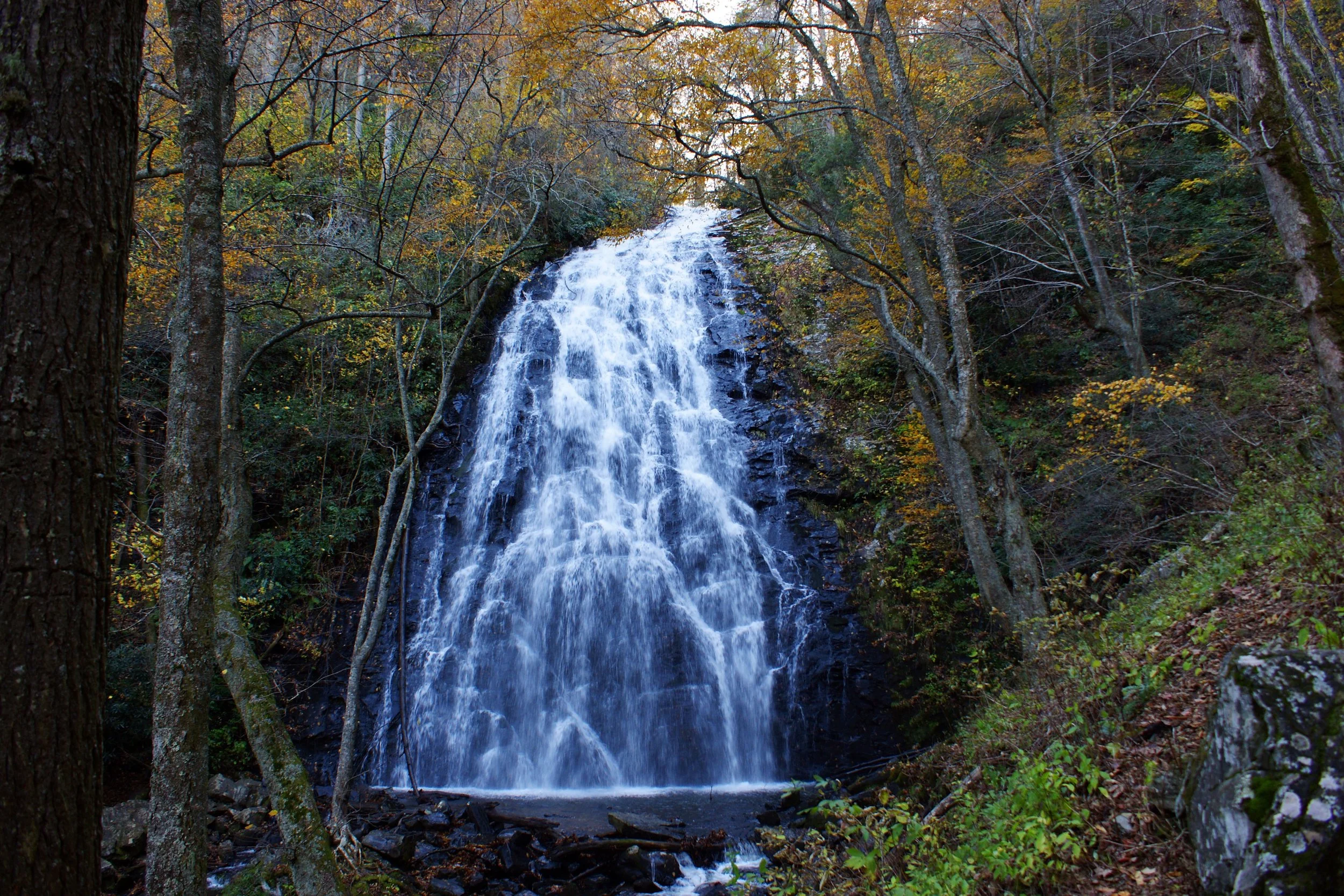 tonyleeglenn-crabtree-falls-1674377.jpg