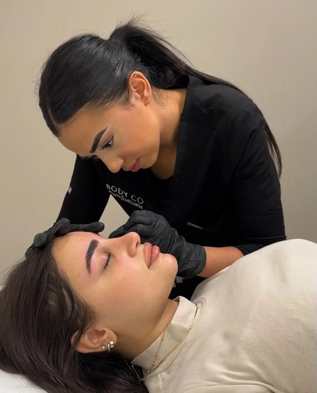 ⁠December and January appointments are filling up fast! 🗓️⁠
⁠
Start booking your holiday season treatments now to secure your preferred slots. Whether it's a relaxing facial, a sculpting session, or a rejuvenating sauna experience, we've got you cov