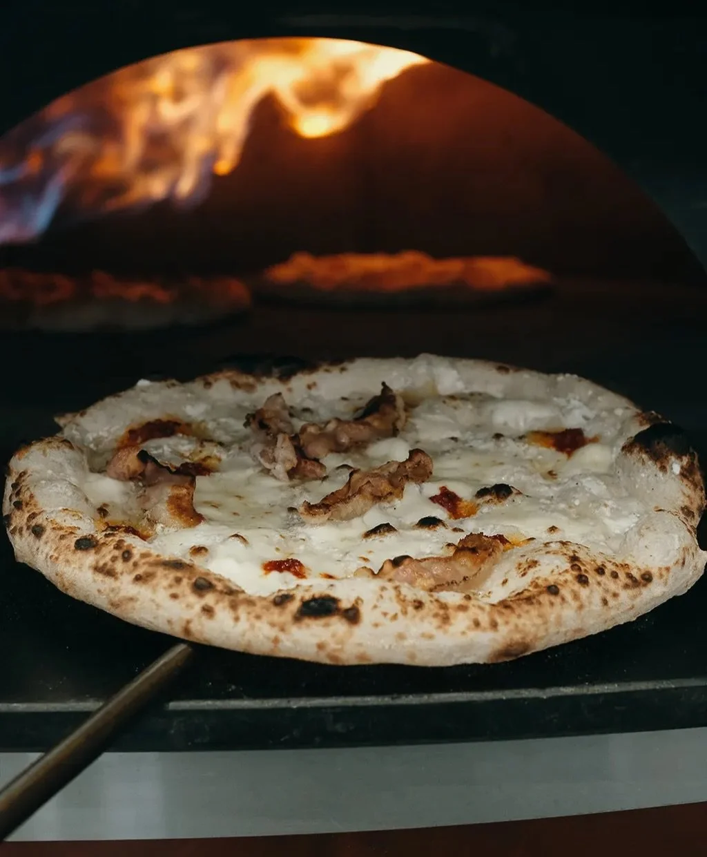 D&Eacute;COUVREZ LA SOLE MIO 🍋☀️ 
Une pizza pleine de caract&egrave;re et de fra&icirc;cheur. Base ricotta di bufala poivr&eacute;e, mozzarella fior di latte, guanciale, &rsquo;nduja l&eacute;g&egrave;rement relev&eacute; ! Le tout sublim&eacute; pa