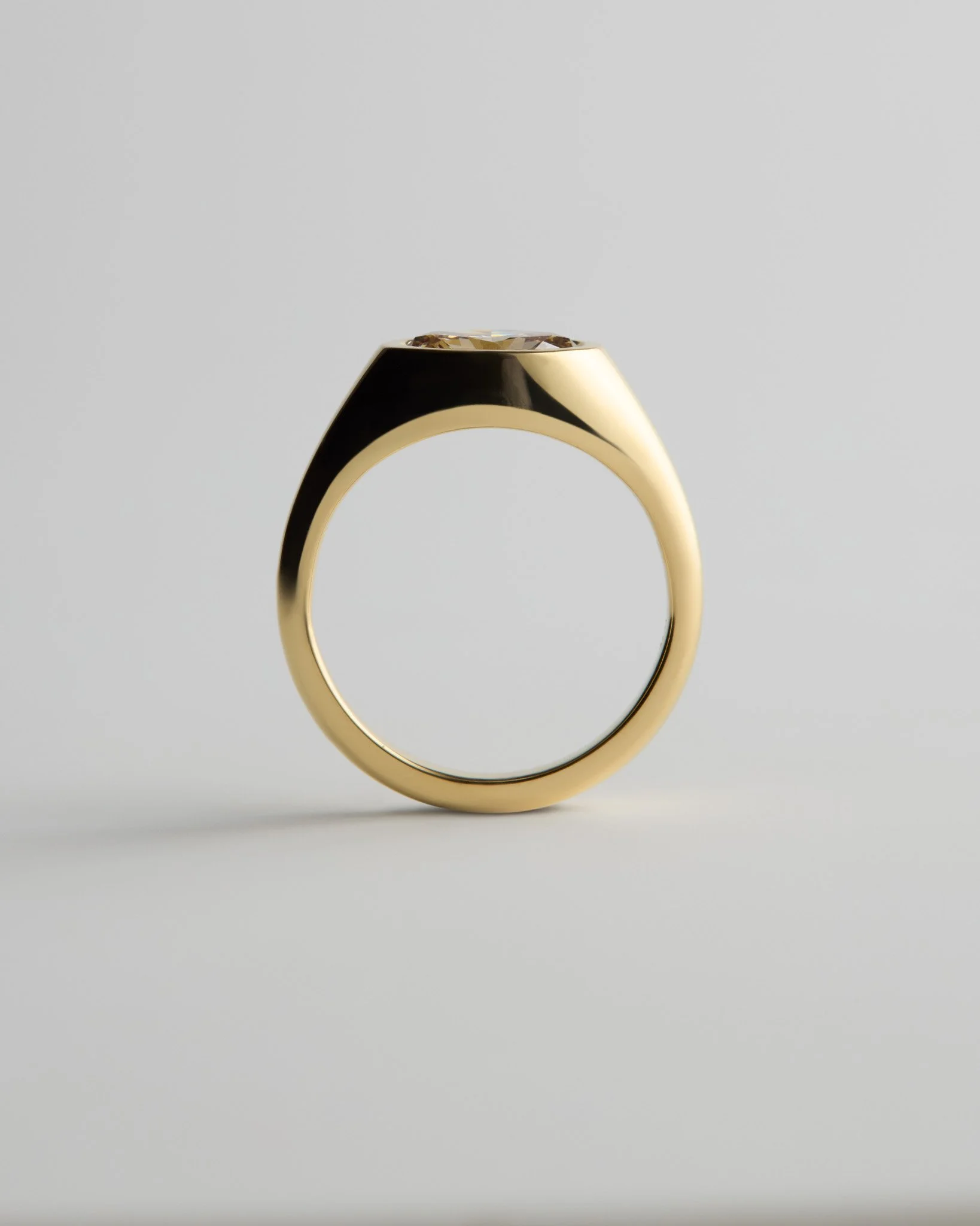 IGNIS OVAL COGNAC_SIDE.jpg