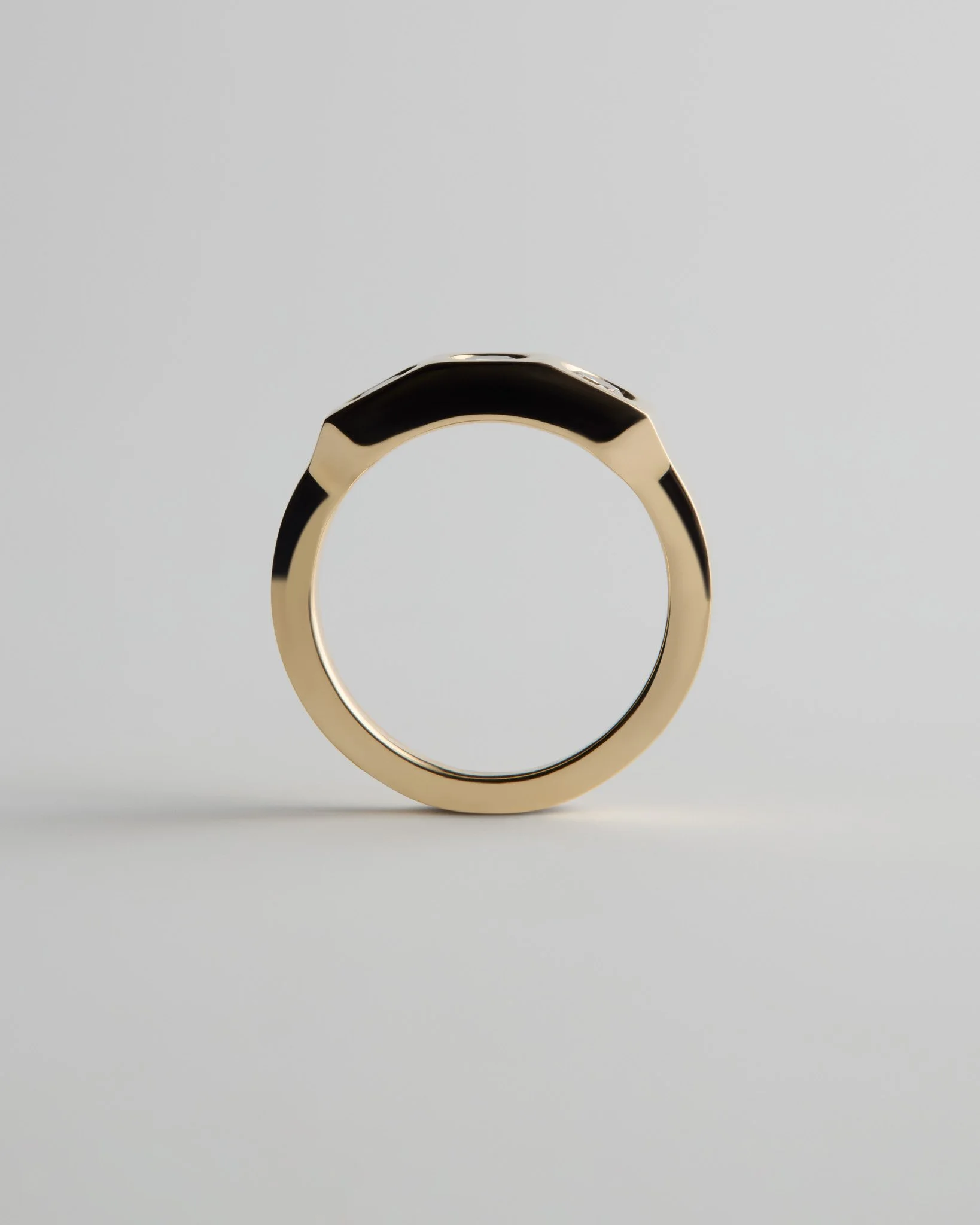 LAURA ROUND_SIDE.jpg