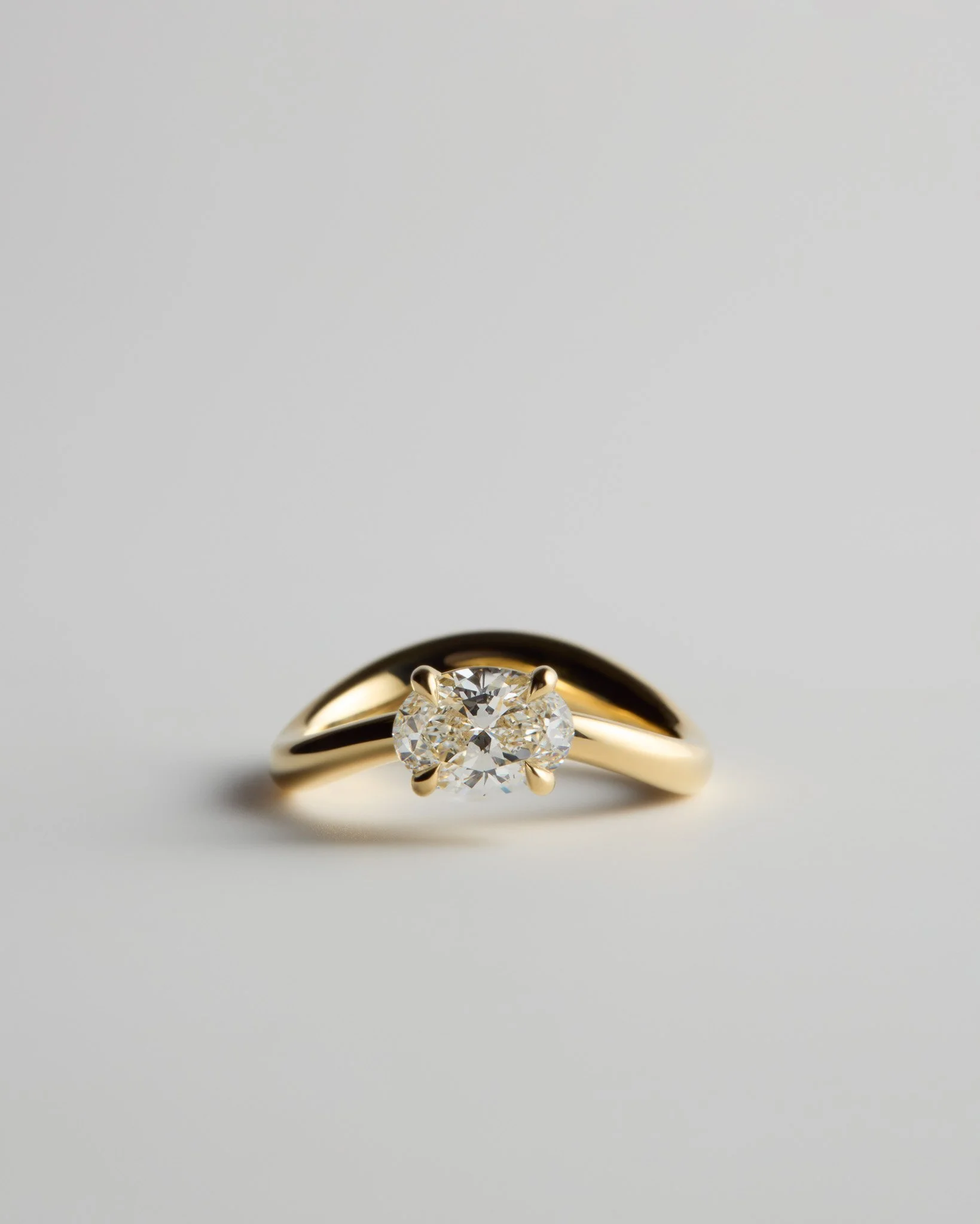 MEDEA RING - OVAL