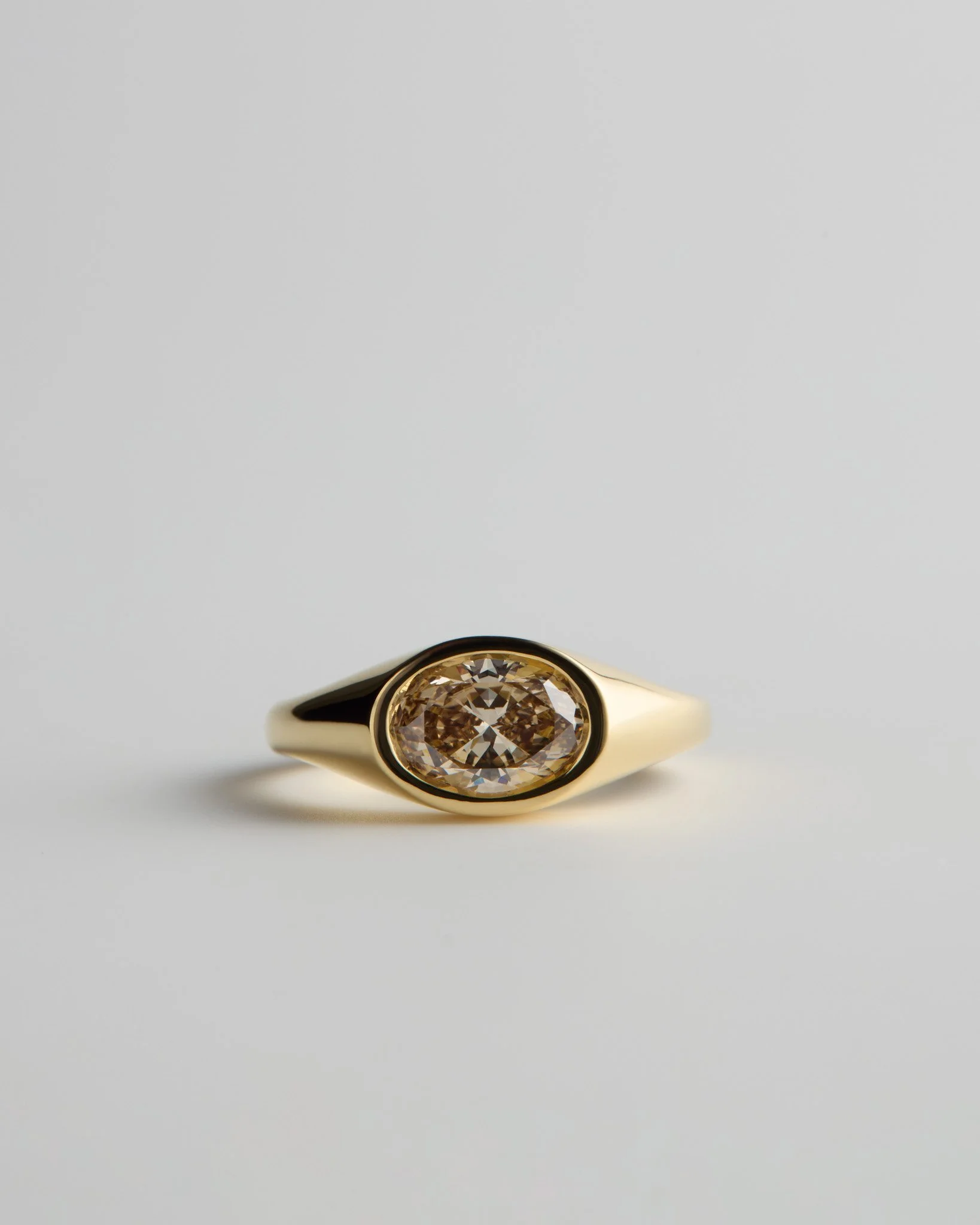 IGNIS OVAL COGNAC_FRONT.jpg