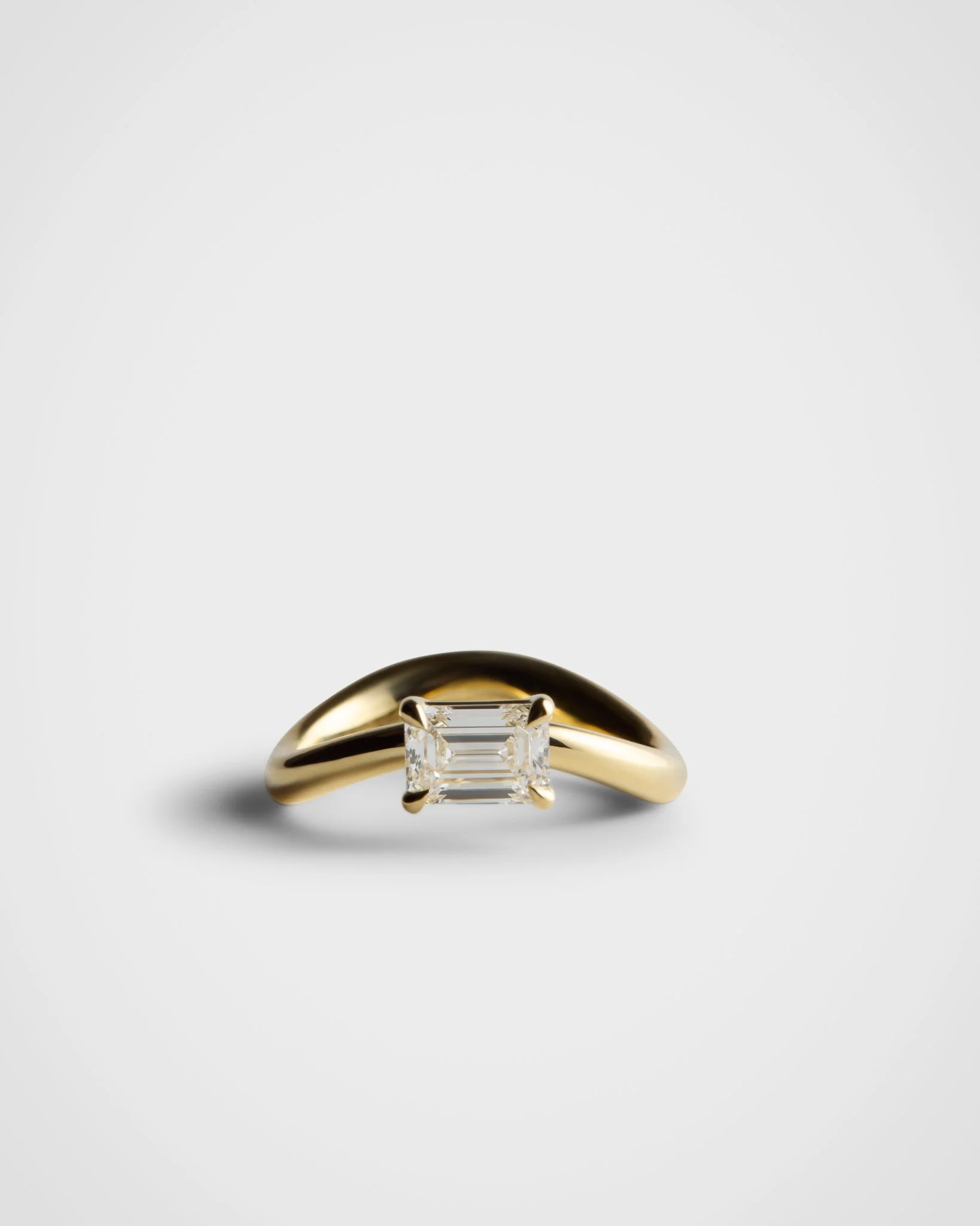 MEDEA RING - EMERALD CUT