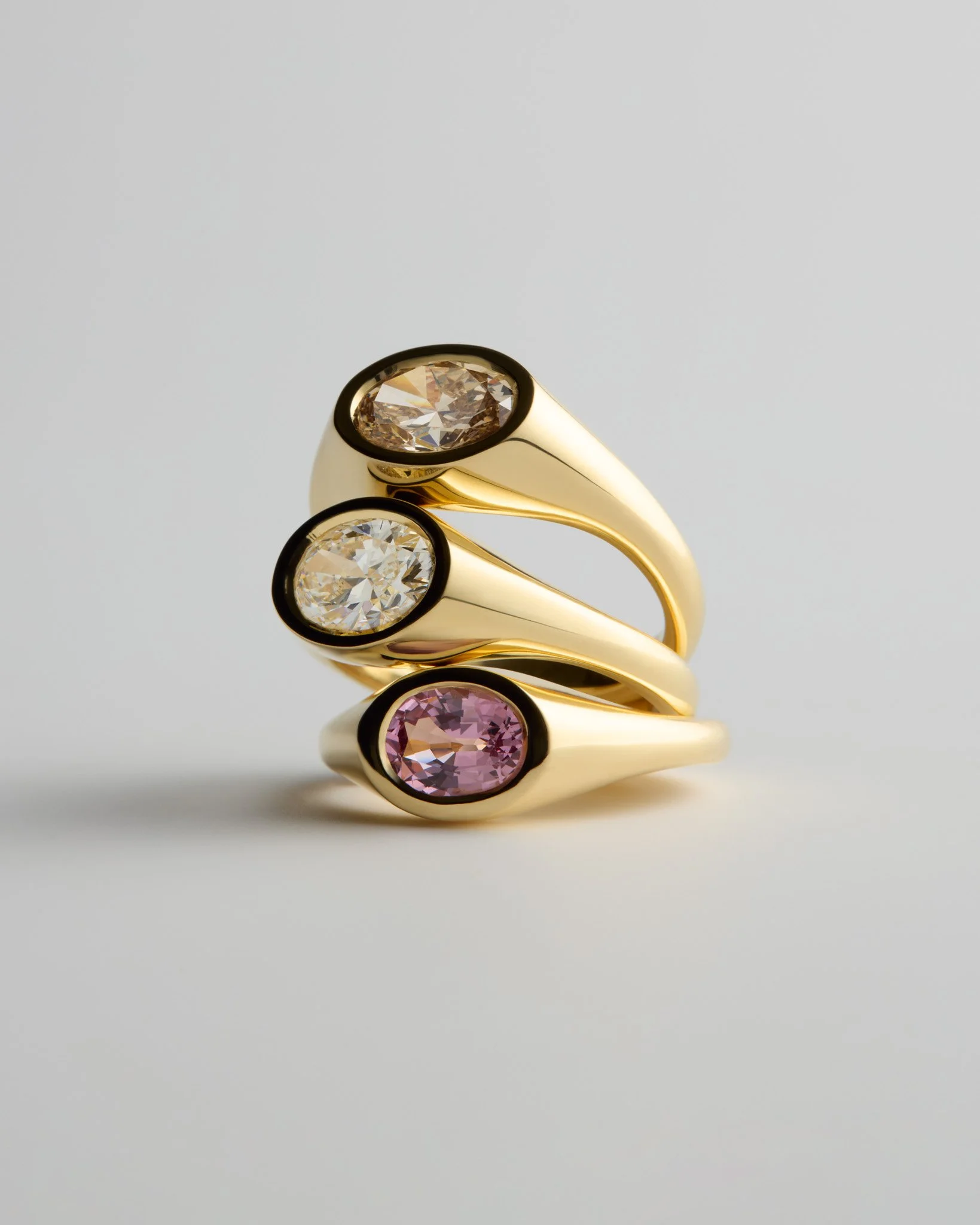 IGNIS OVAL STACK_COGNAC_WHITE_PINK.jpg